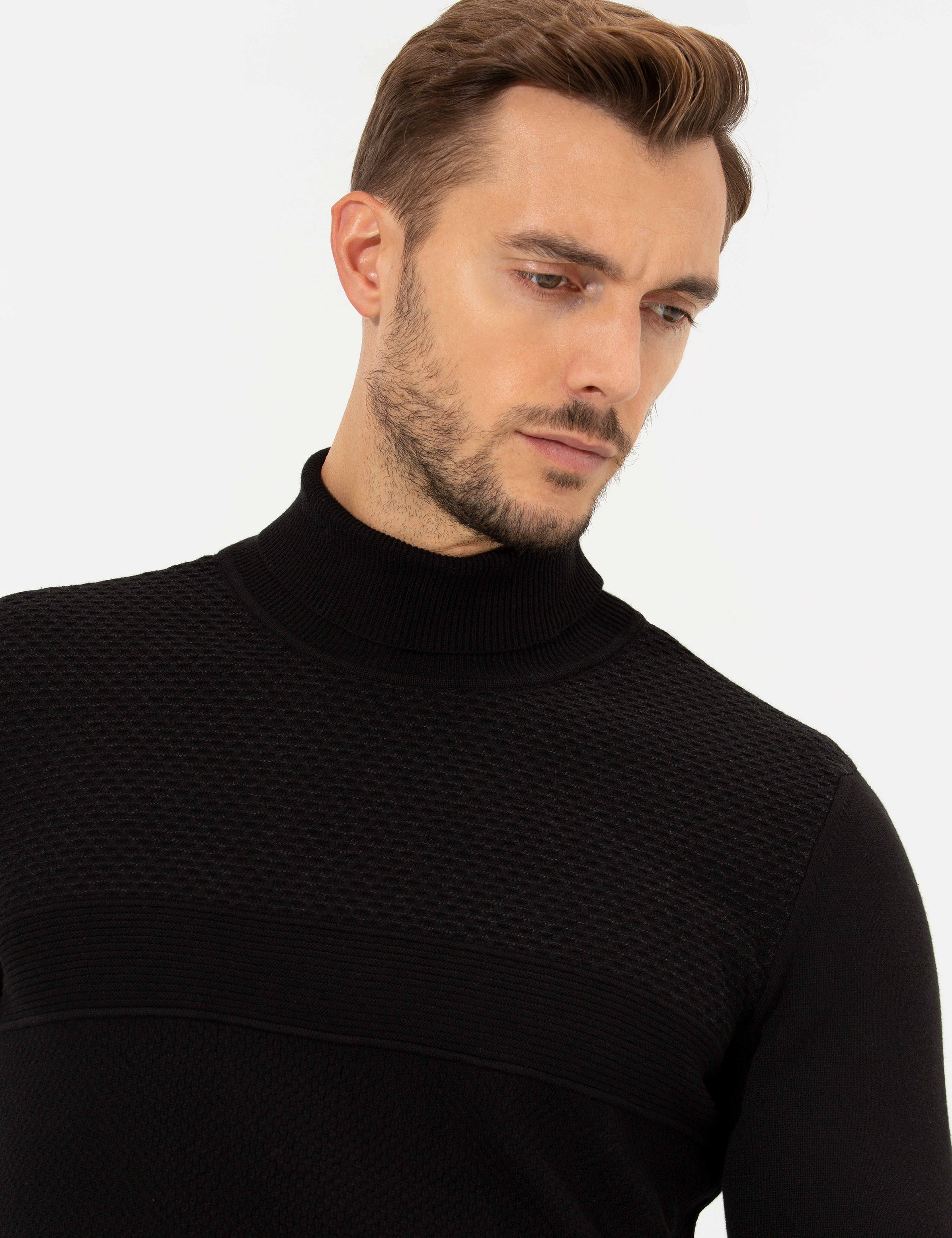 Siyah Slim Fit Balıkçı Yaka Triko Kazak - Image 1