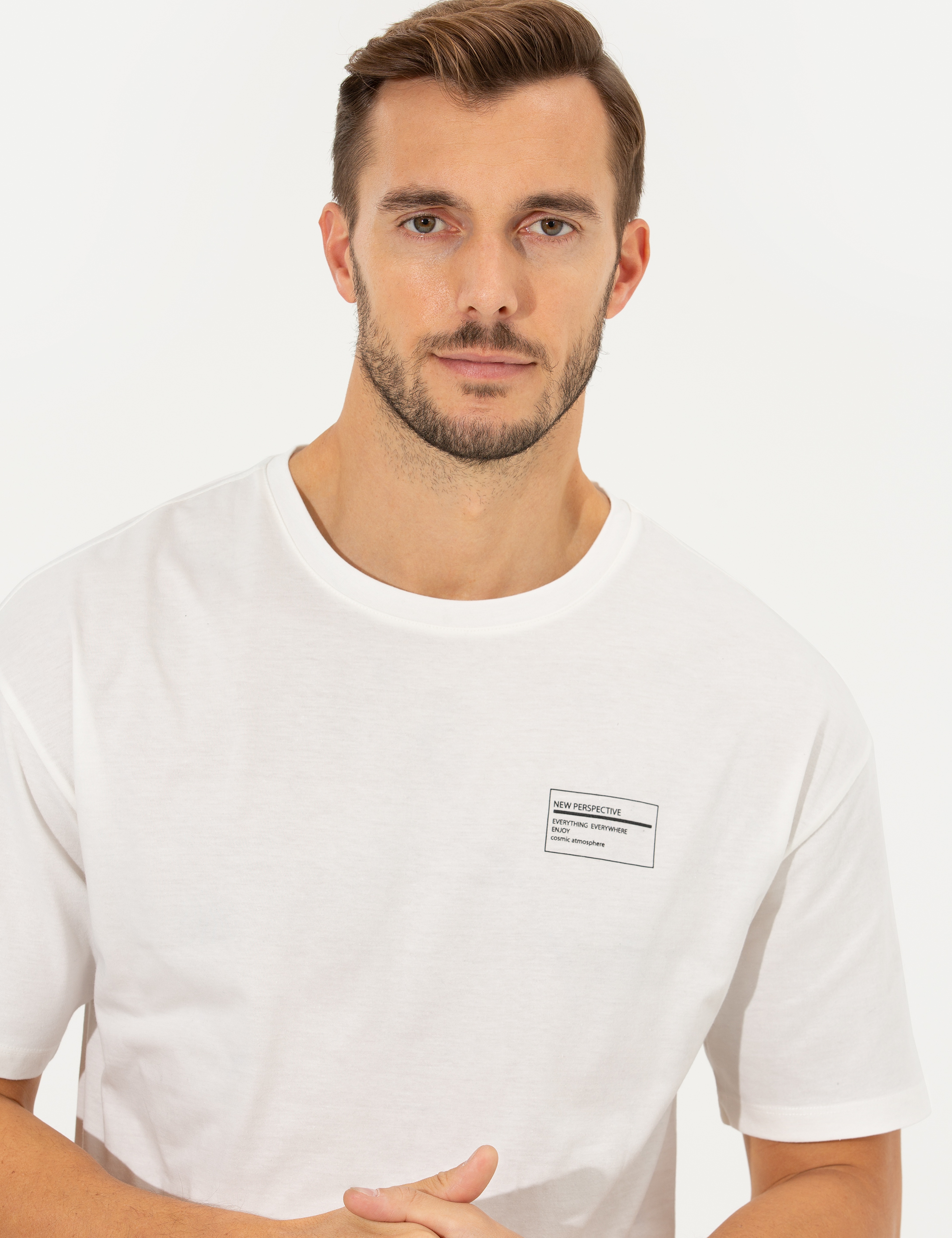Ekru Regular Fit Bisiklet Yaka Tişört