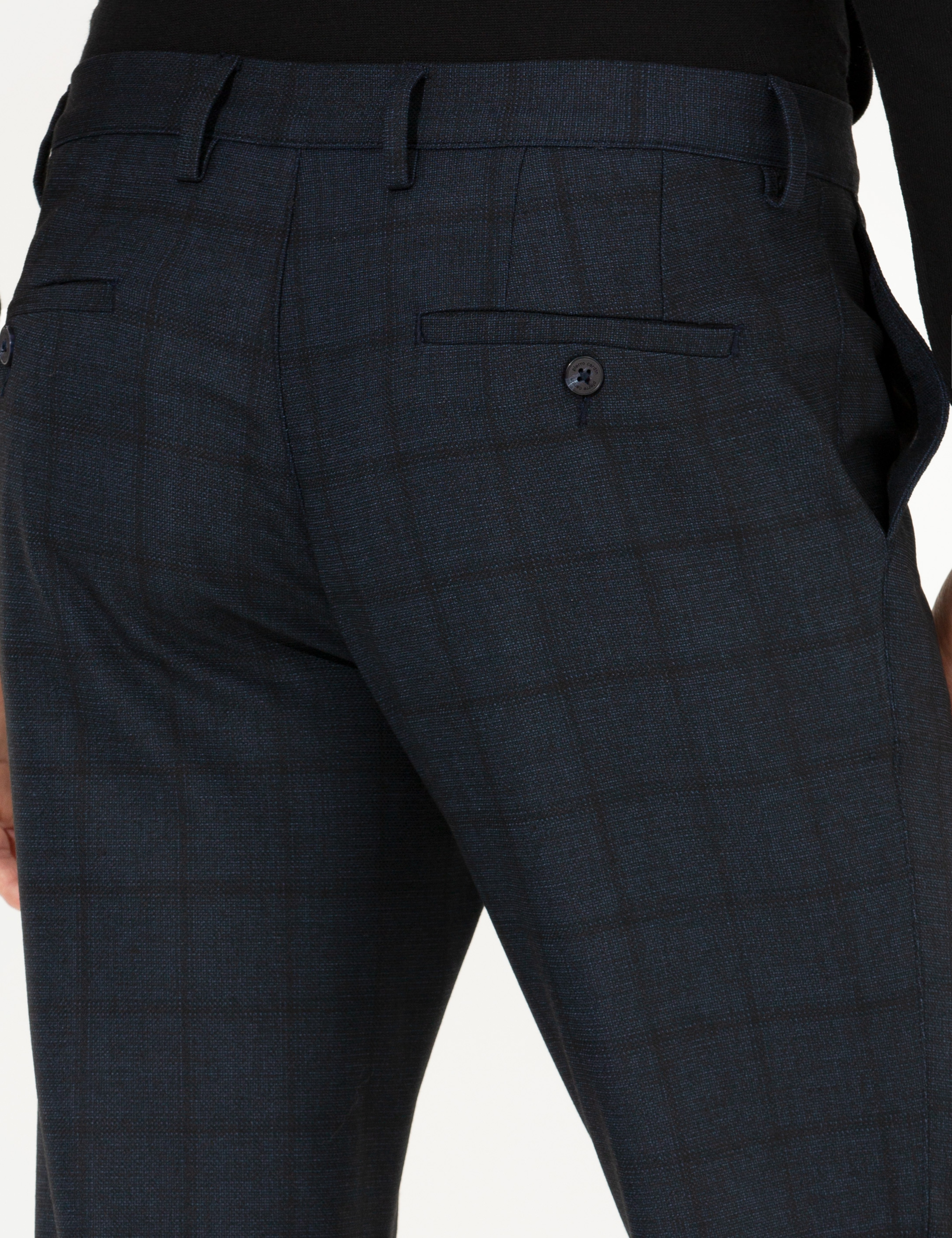 Siyah Regular Fit Yarım Balıkçı Yaka Basic Triko Kazak