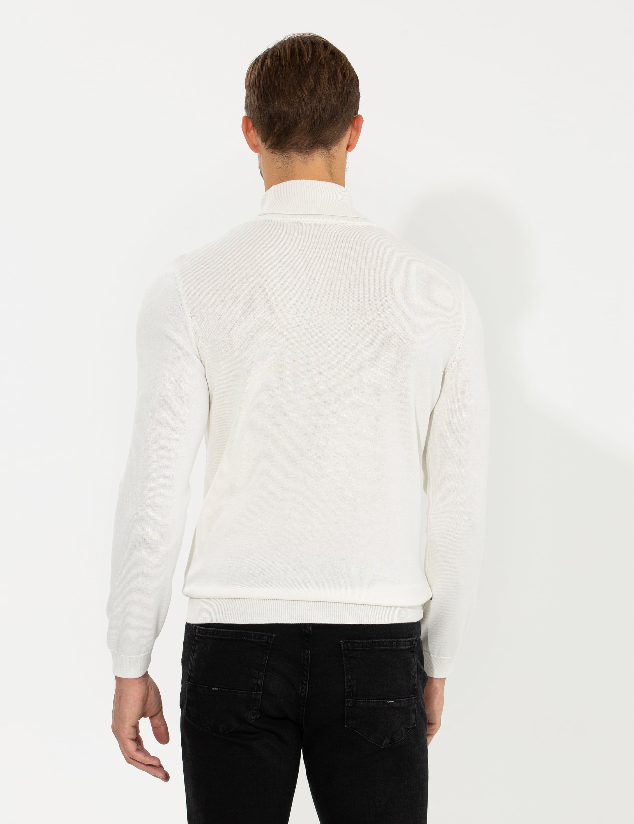 Ekru Slim Fit Balıkçı Yaka Triko Kazak