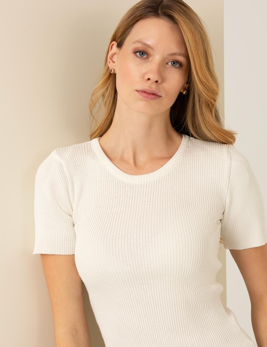 Ekru Slim Fit Bisiklet Yaka Kazak