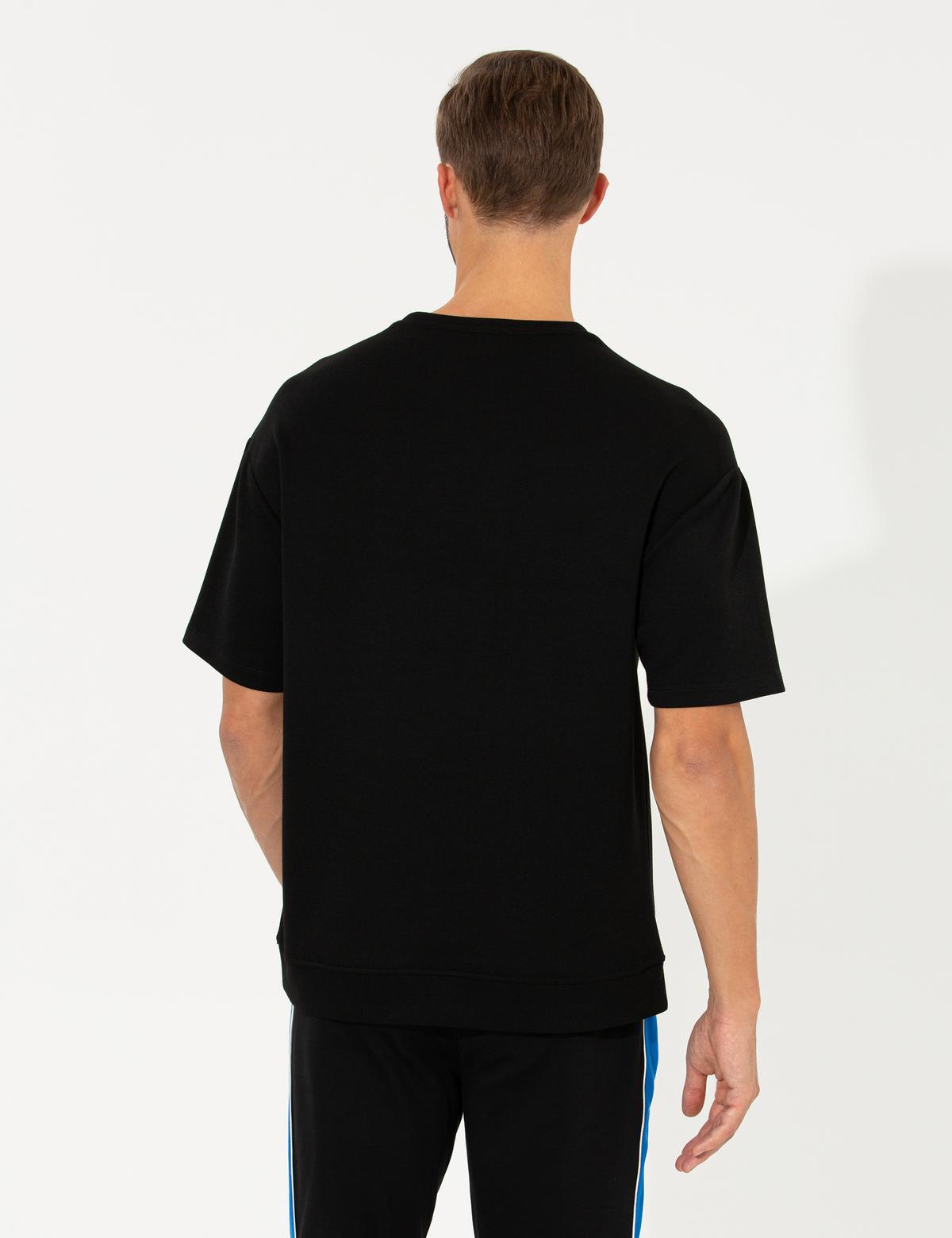 Siyah Regular Fit Bisiklet Yaka Tişört - 50258520003