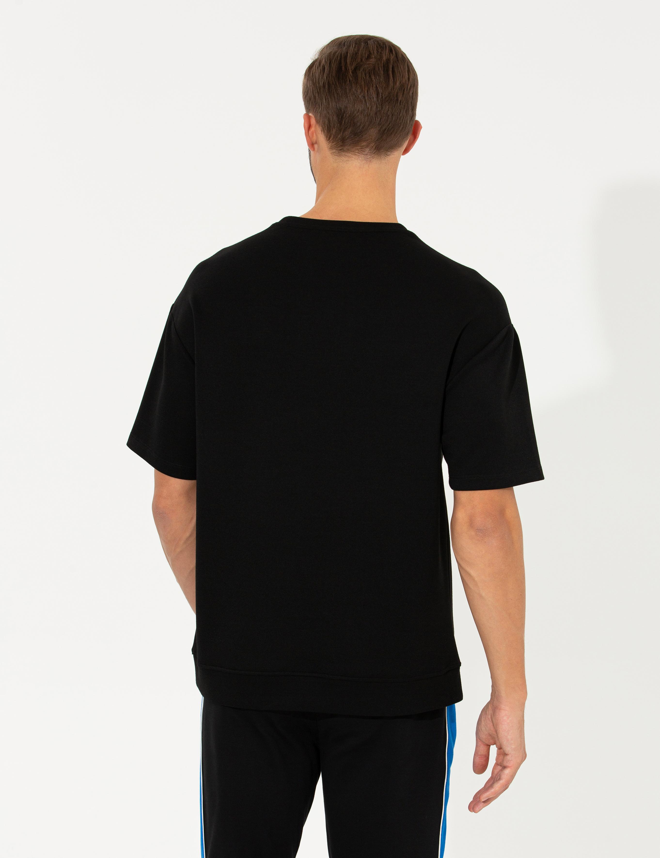 Siyah Regular Fit Bisiklet Yaka Tişört