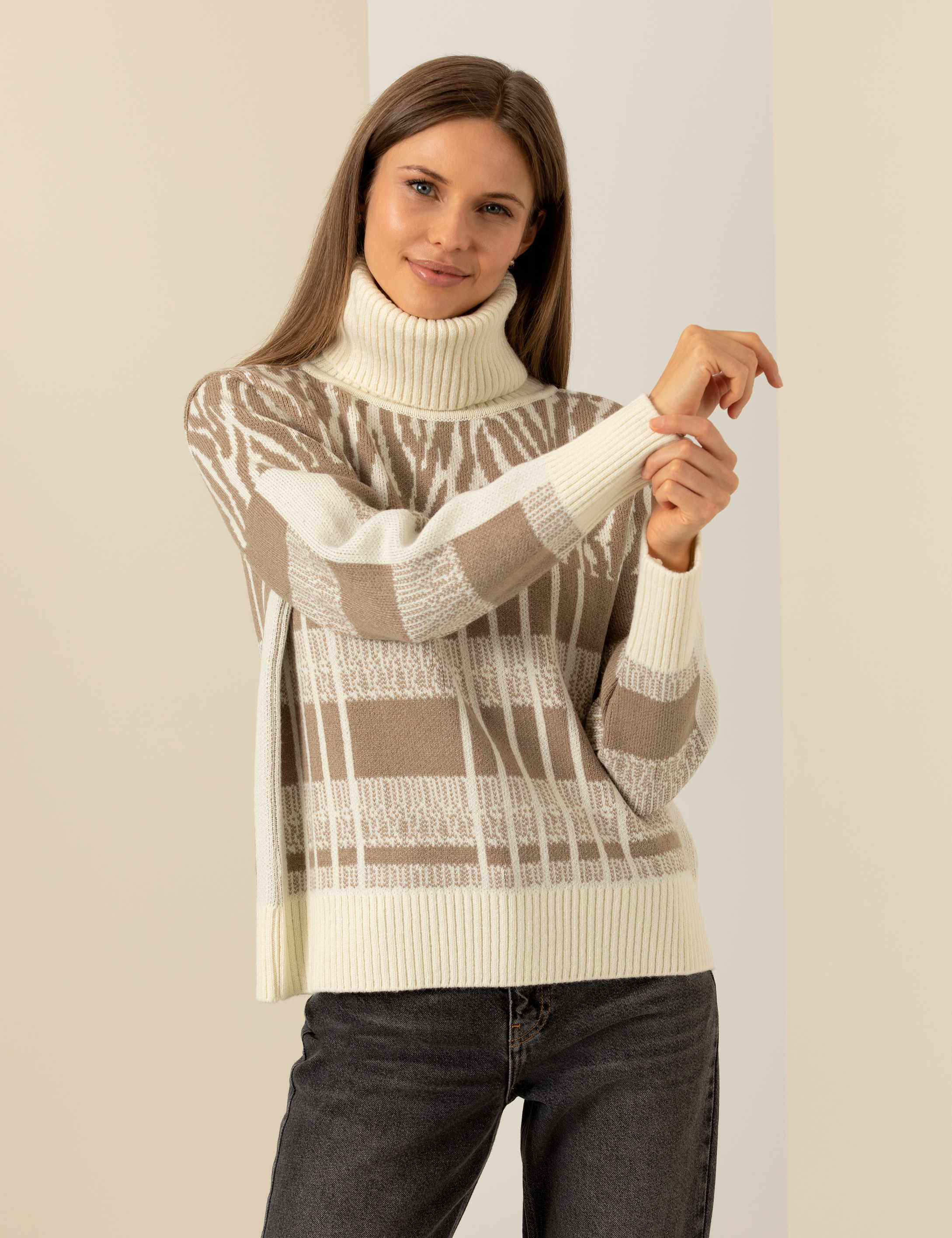 Ekru Comfort Fit Balıkçı Yaka Kazak - Image 3