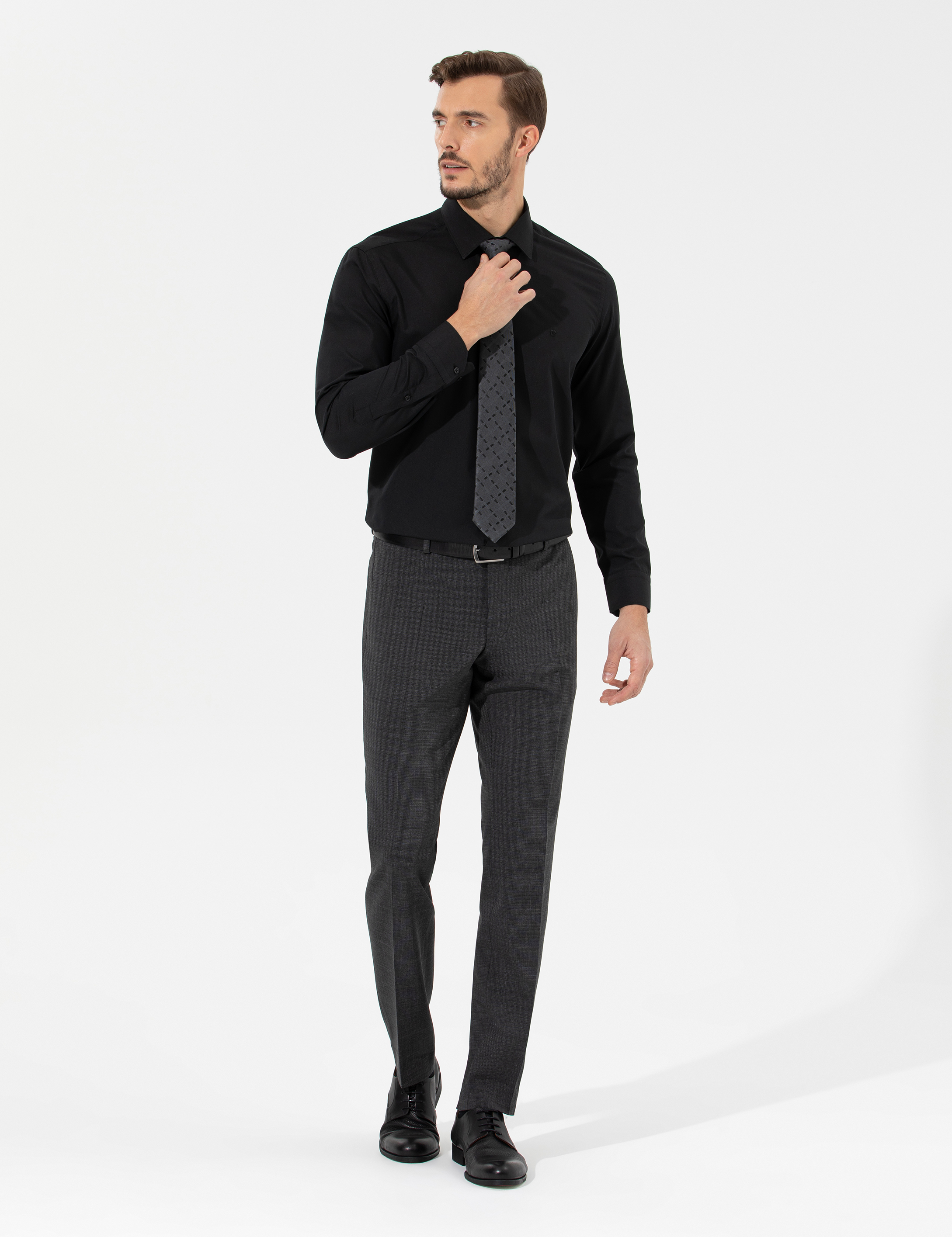 Siyah Regular Fit Uzun Kollu Klasik Gömlek - Image 3