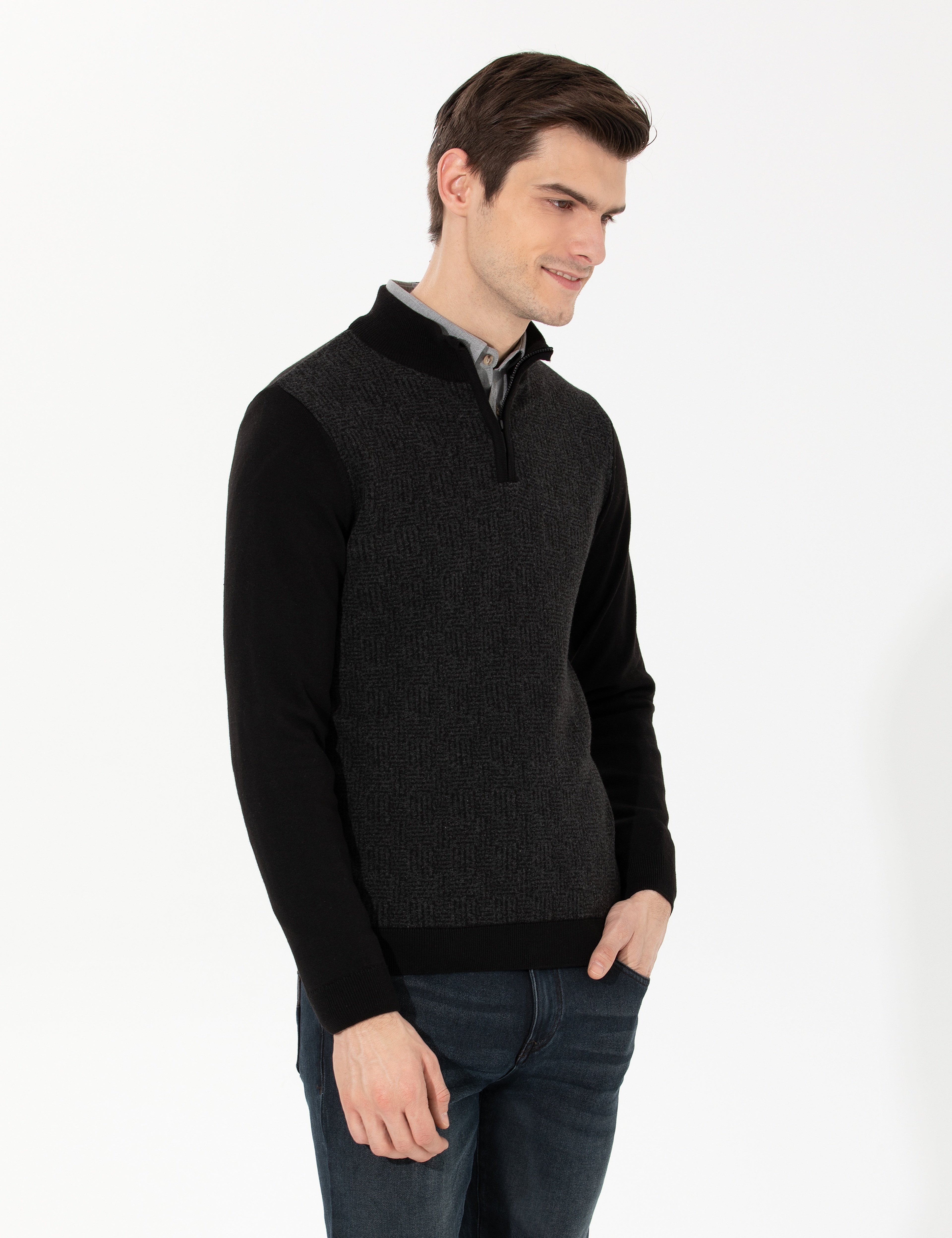 Siyah Slim Fit Fermuarlı Dik Yaka Triko Kazak - Image 3