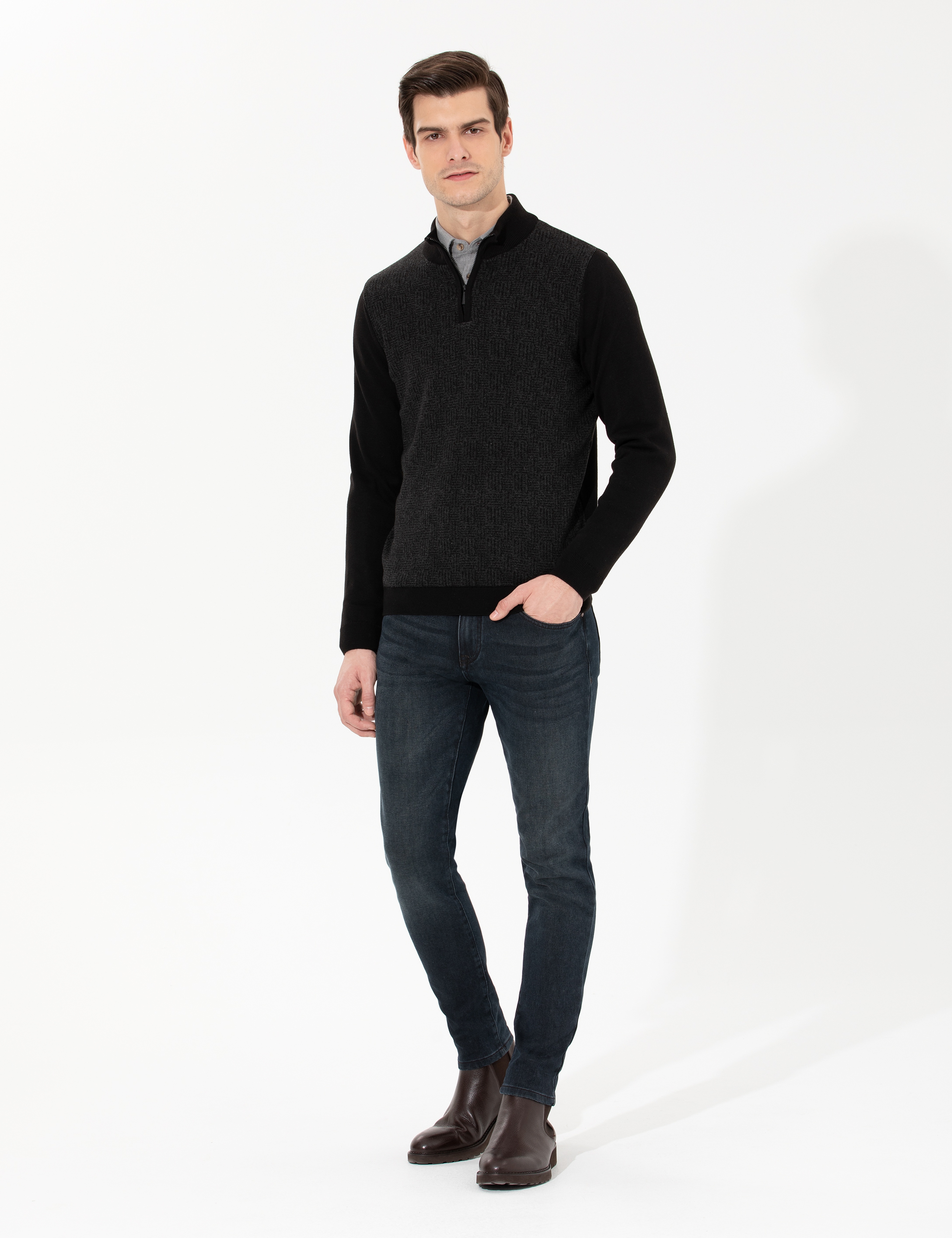Siyah Slim Fit Fermuarlı Dik Yaka Triko Kazak - Image 4