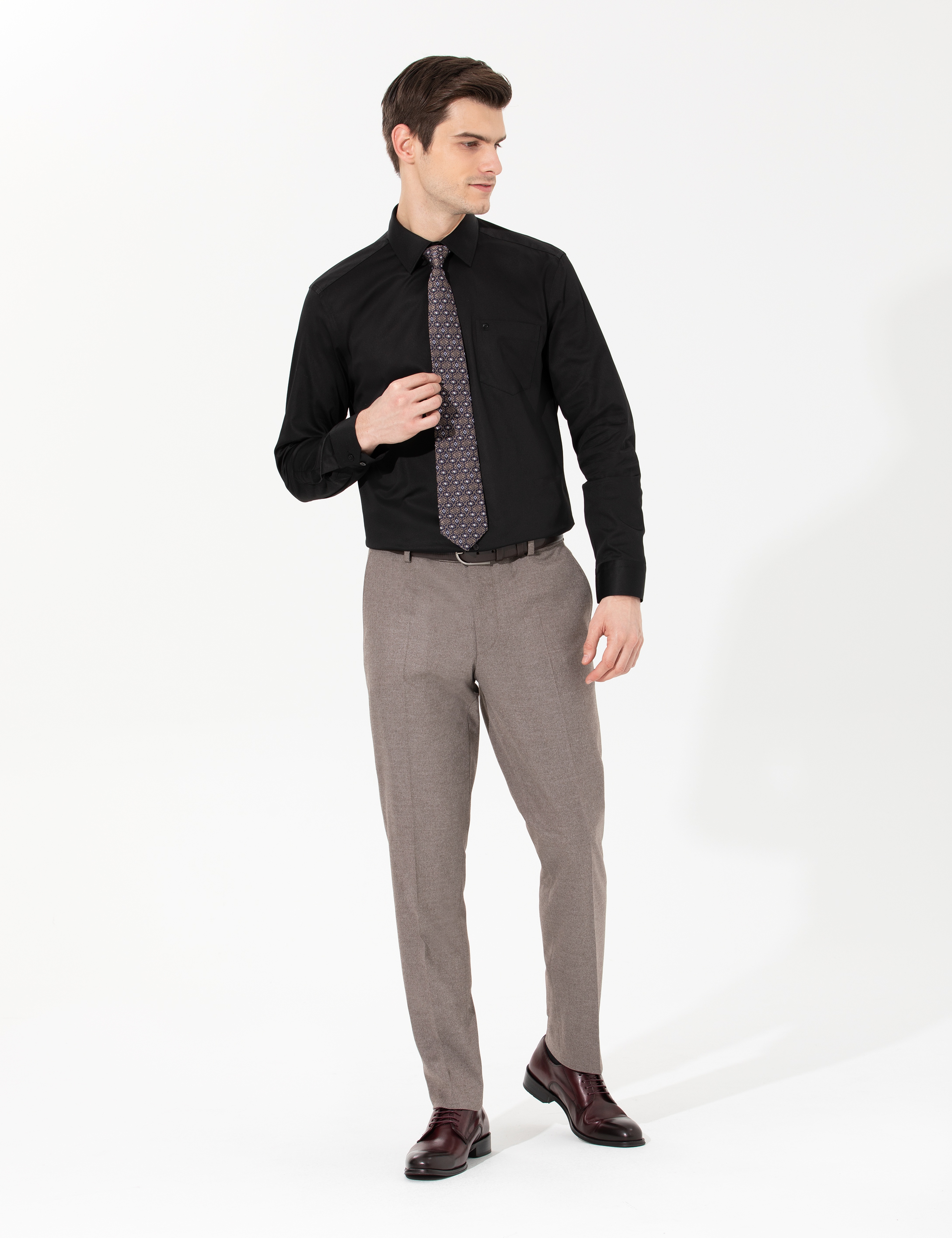 Siyah Regular Fit Uzun Kollu Klasik Gömlek - Image 3