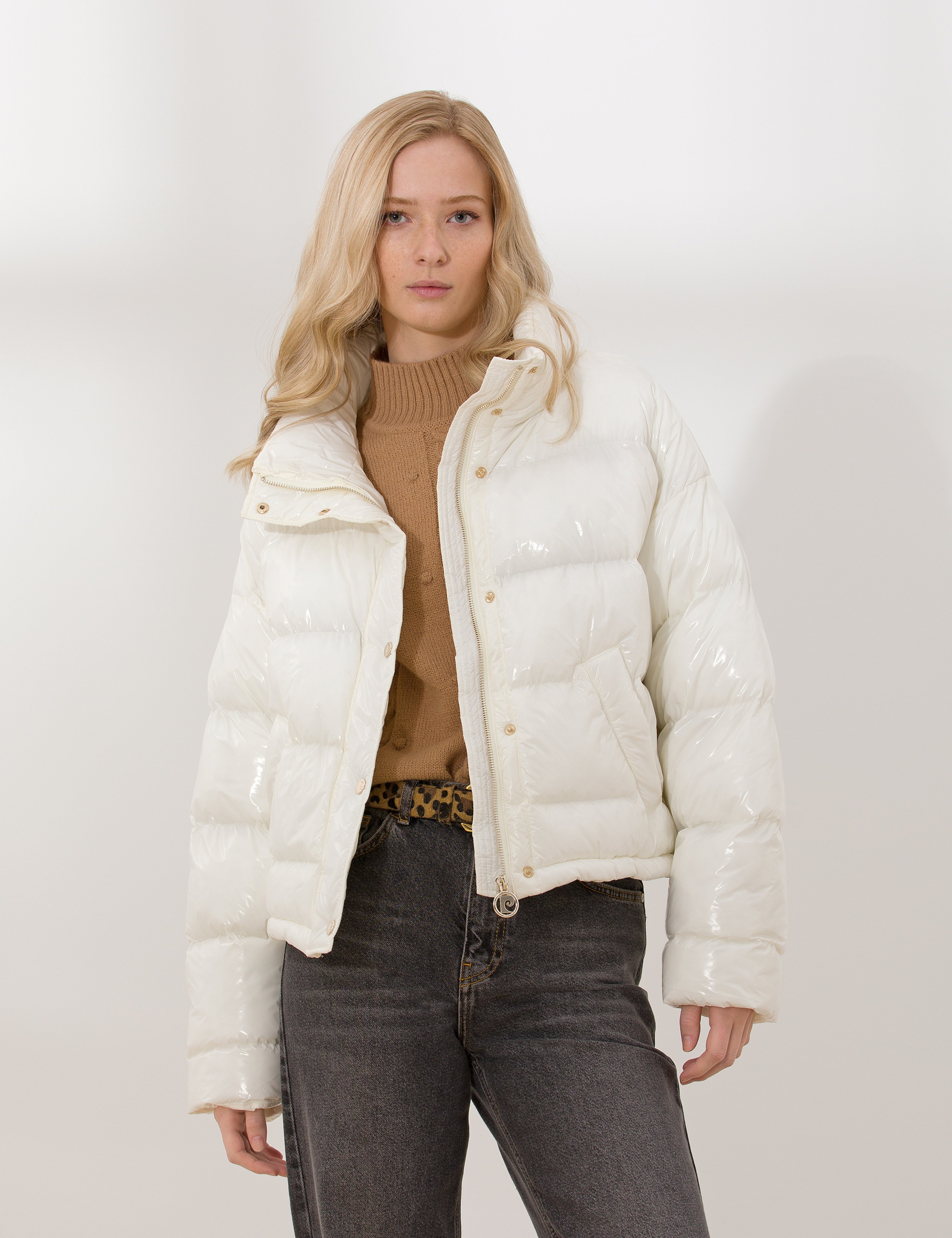 Beyaz Crop Top Mont