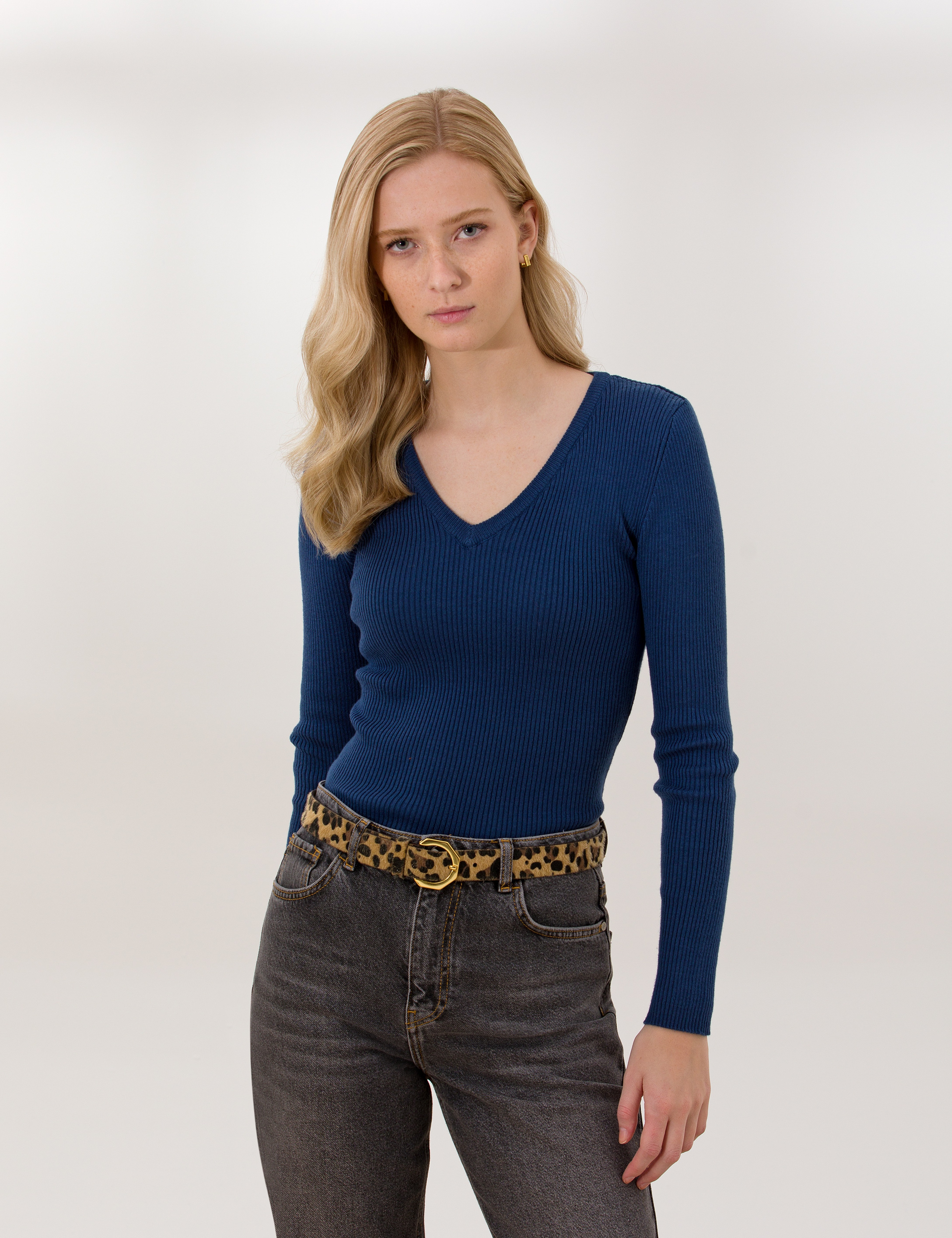 İndigo Slim Fit V Yaka Basic Kazak - Image 1