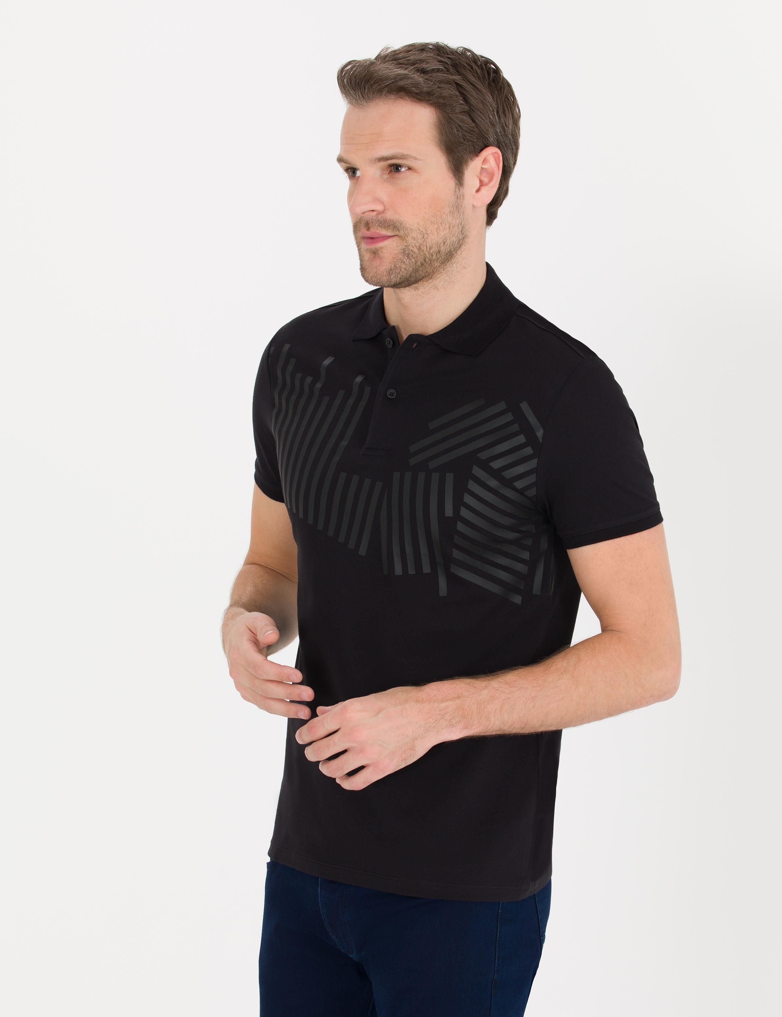 Siyah Göğüs Baskılı Slim Fit Tişört