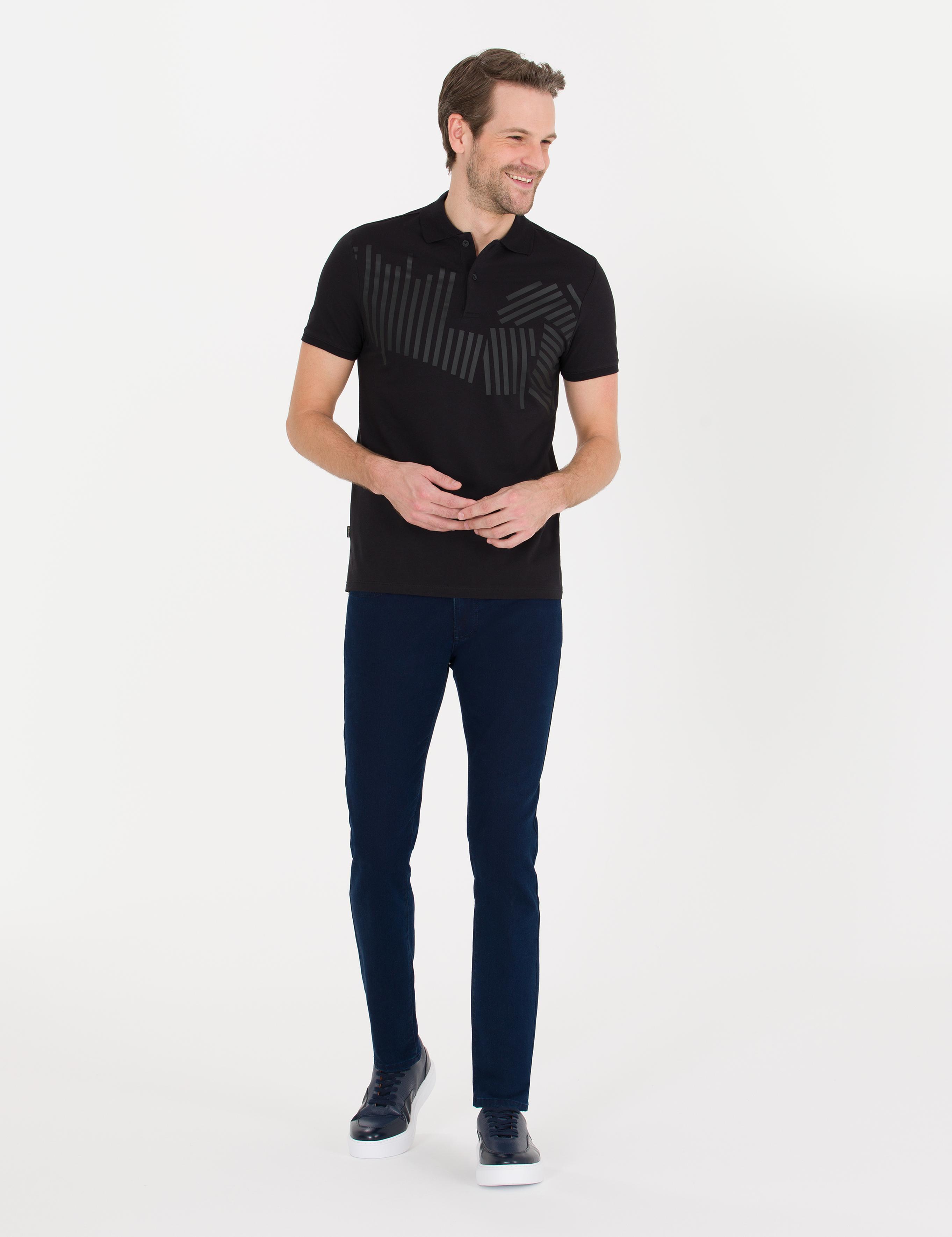 Siyah Göğüs Baskılı Slim Fit Tişört