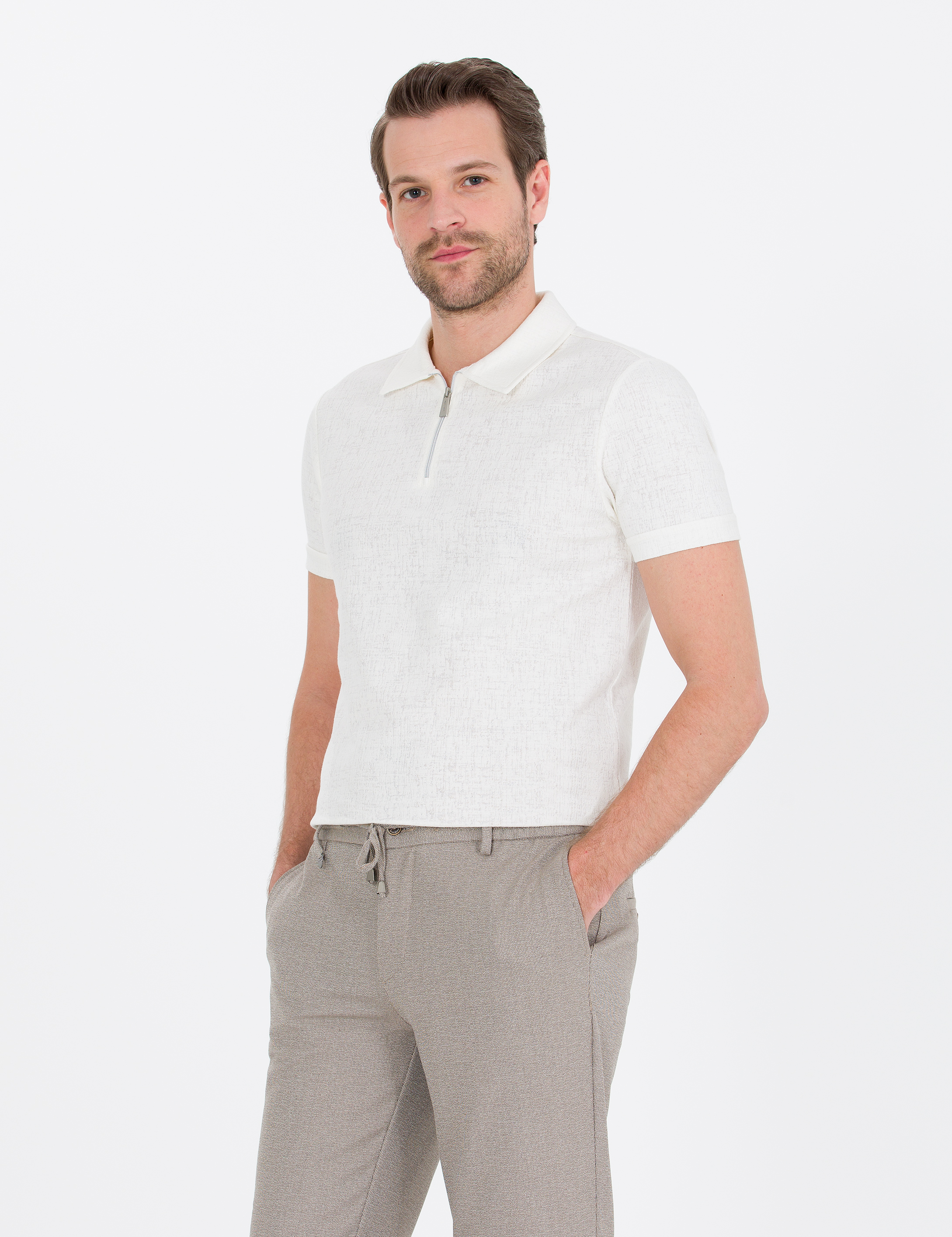 Ekru Slim Fit Fermuarlı Polo Yaka Tişört