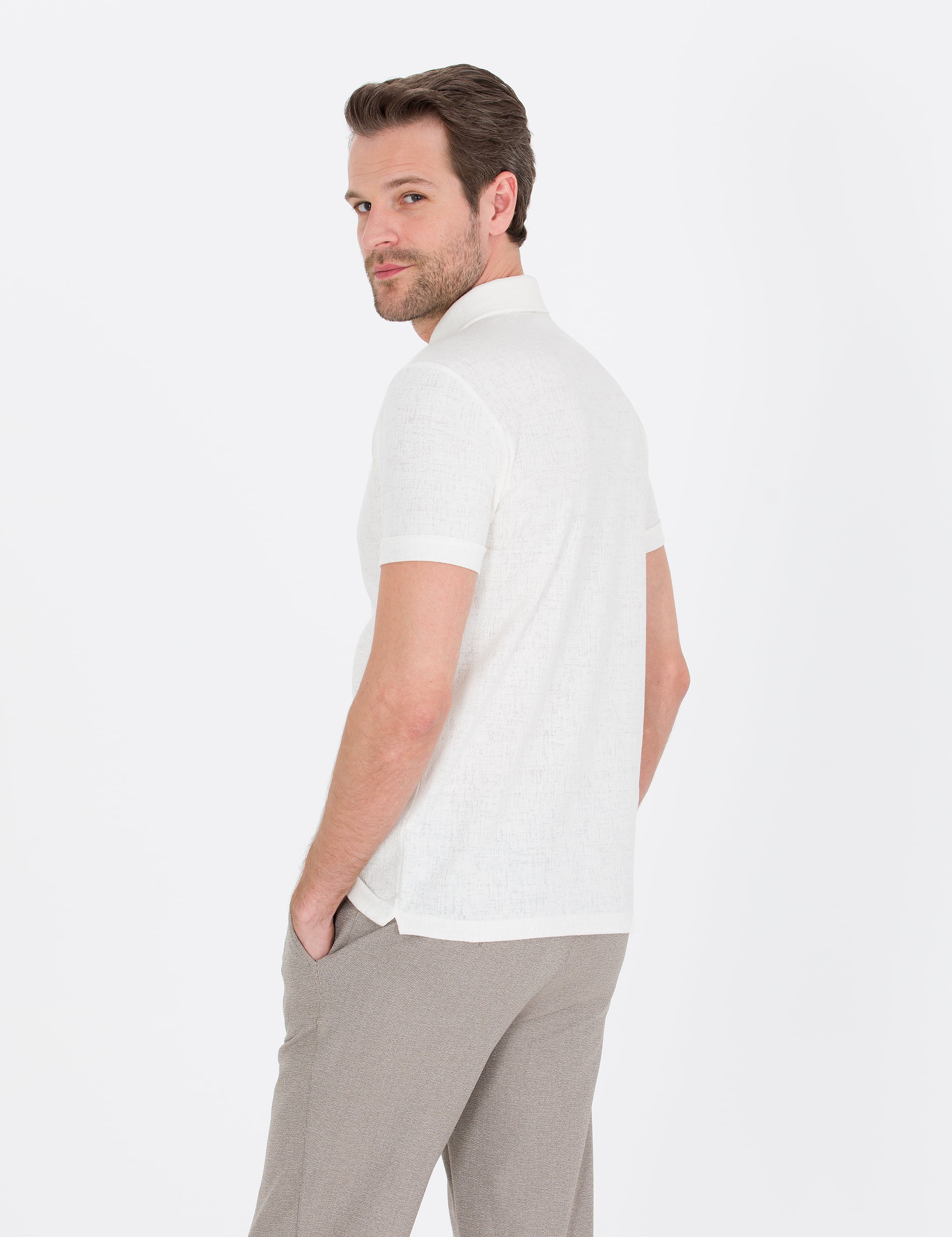 Ekru Slim Fit Fermuarlı Polo Yaka Tişört - Image 5
