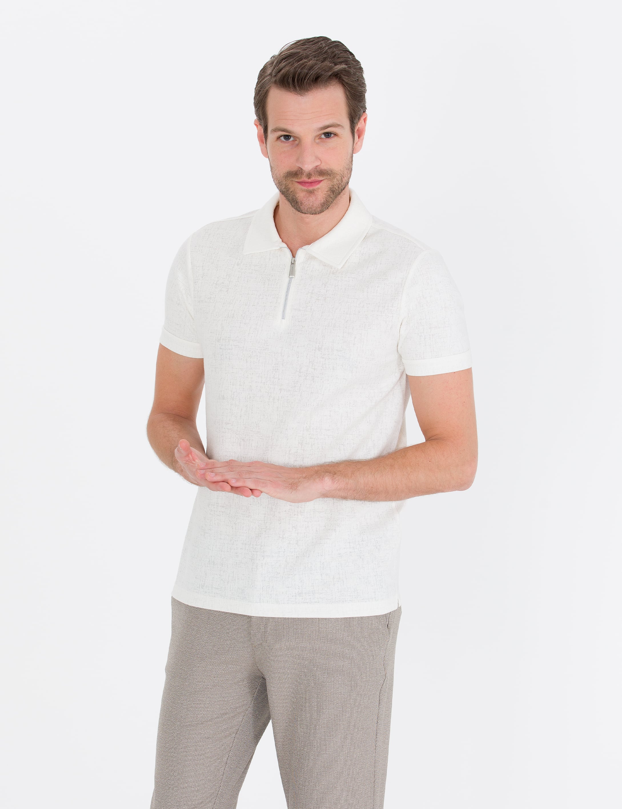 Ekru Slim Fit Fermuarlı Polo Yaka Tişört - Image 1