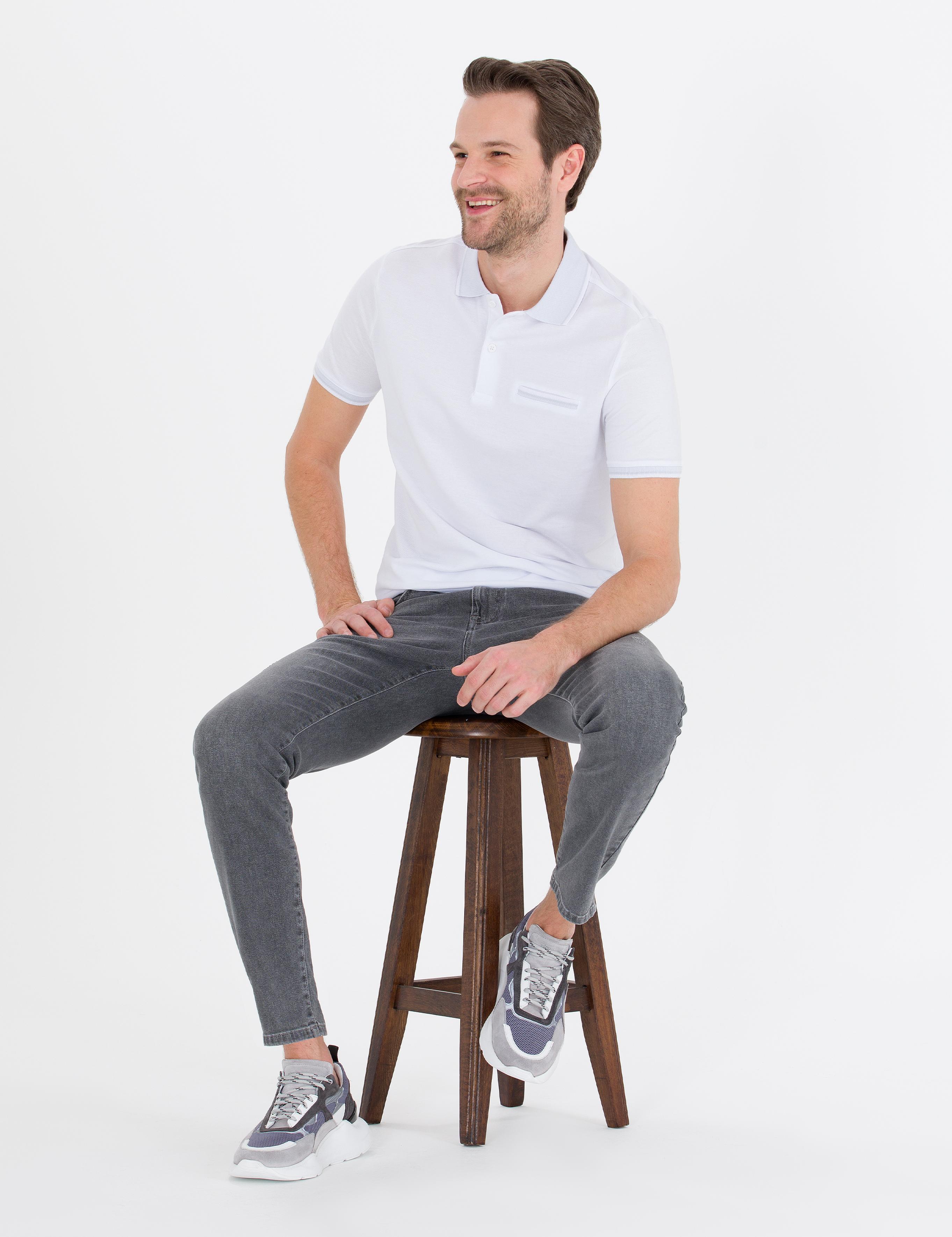 Beyaz Regular Fit Cepli Polo Yaka Tişört