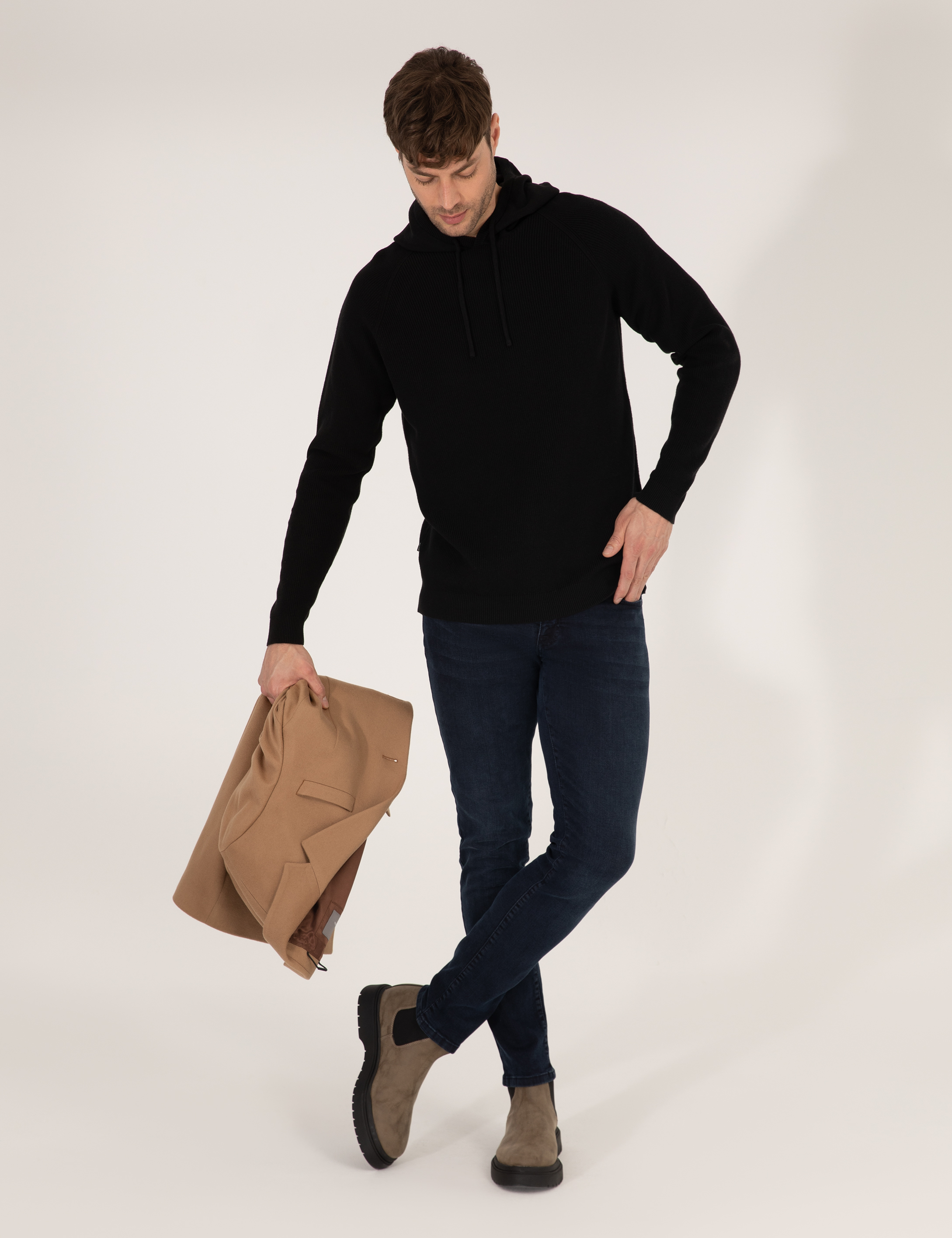 Siyah Regular Fit Kapüşonlu Triko Kazak - Image 4