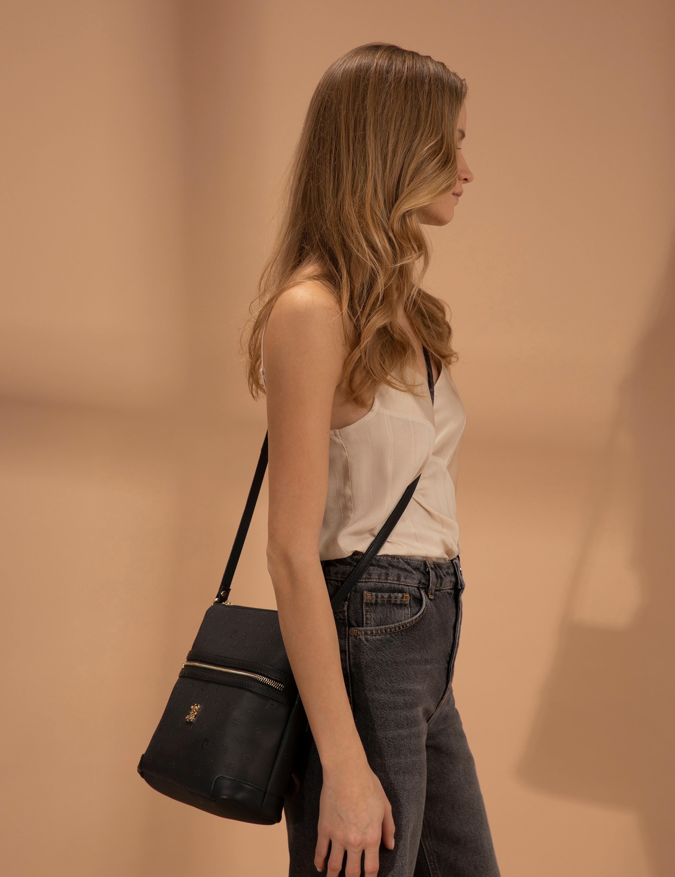 Siyah Çapraz Çanta