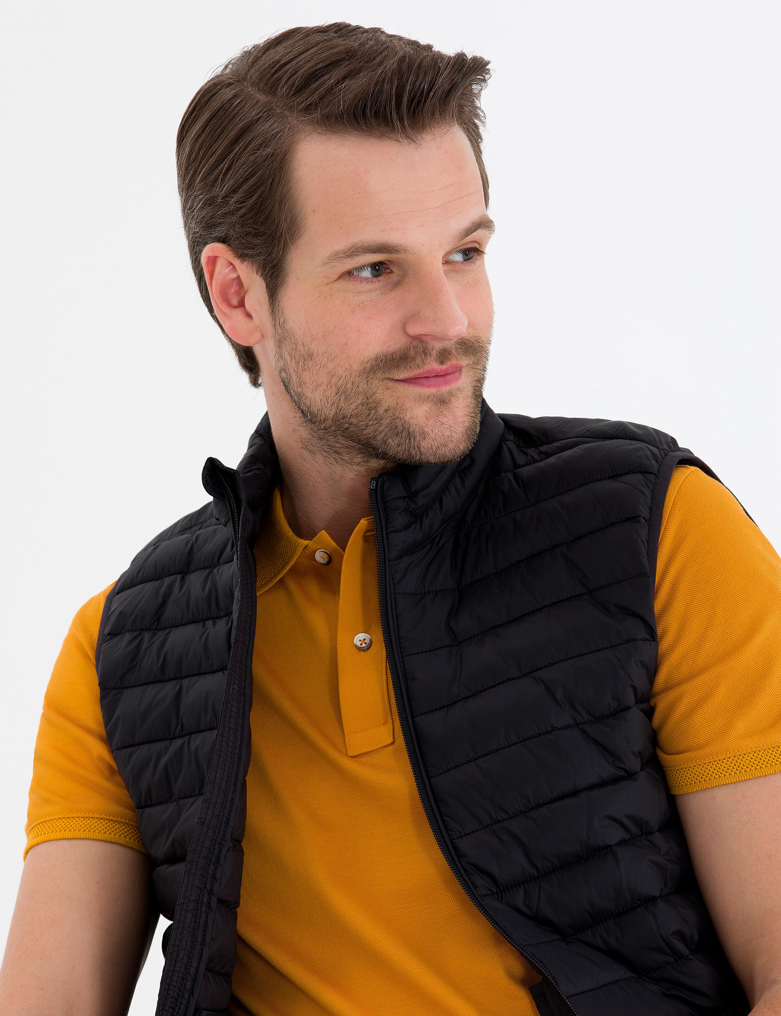 Siyah Su İtici Özellikli Yelek