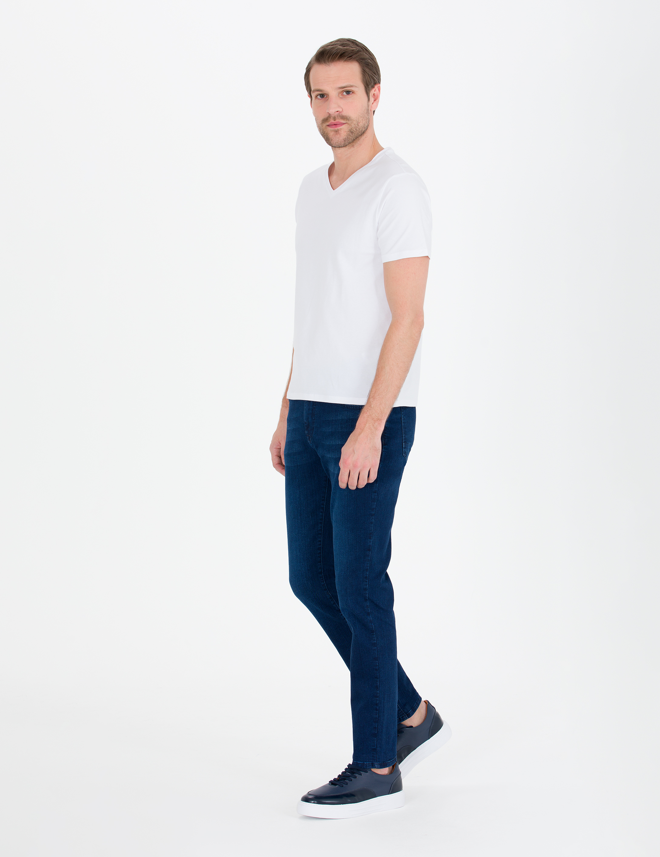 Pierre Cardin Beyaz Slim Fit V Yaka Basic Tişört görsel 4