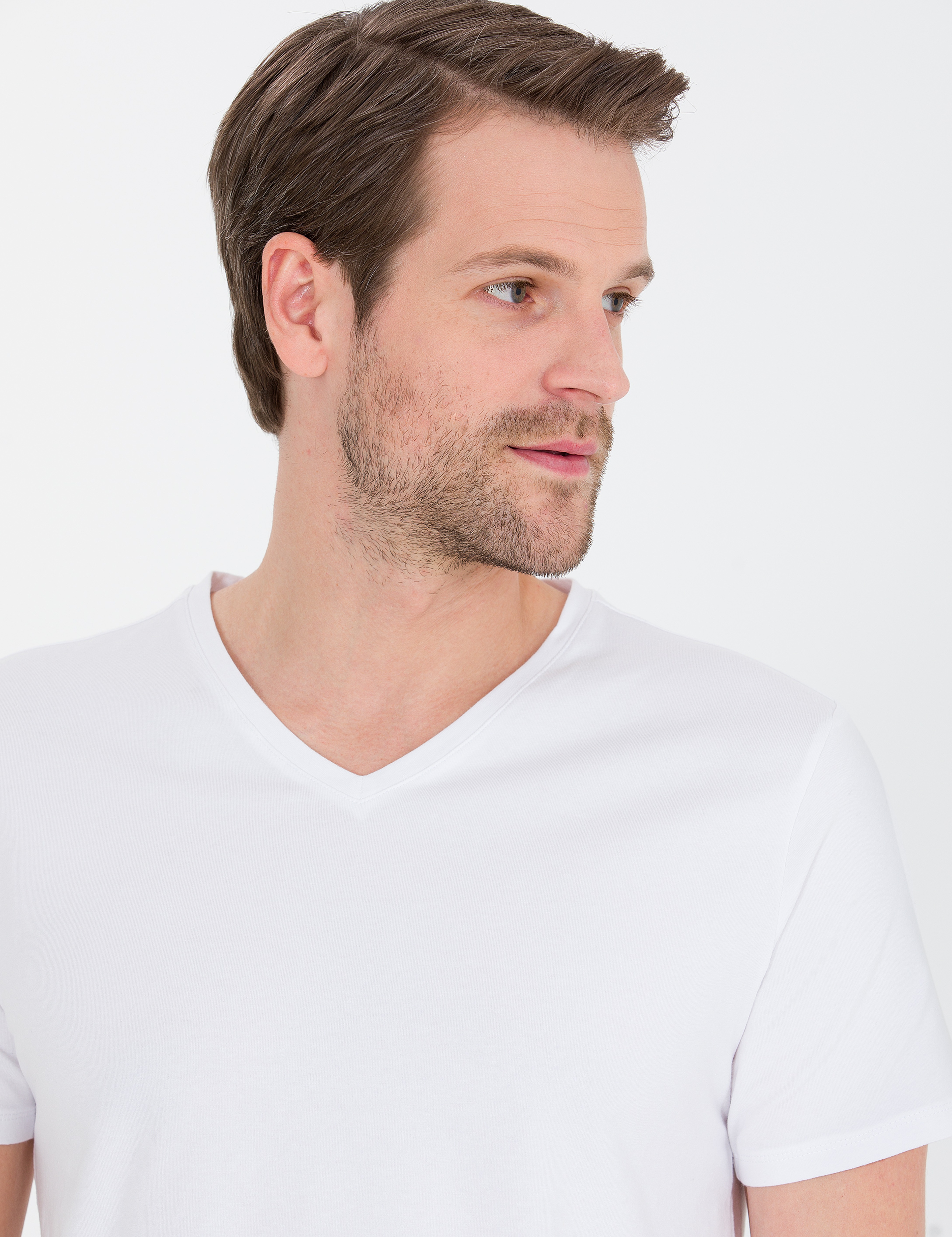 Beyaz Slim Fit V Yaka Basic Tişört - Image 2