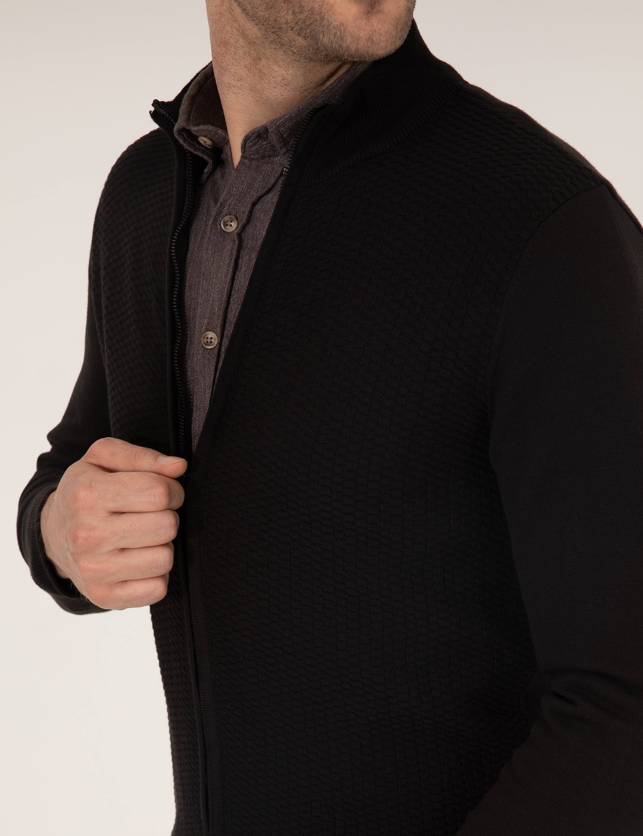 Siyah Slim Fit Fermuarlı Triko Hırka - Image 6