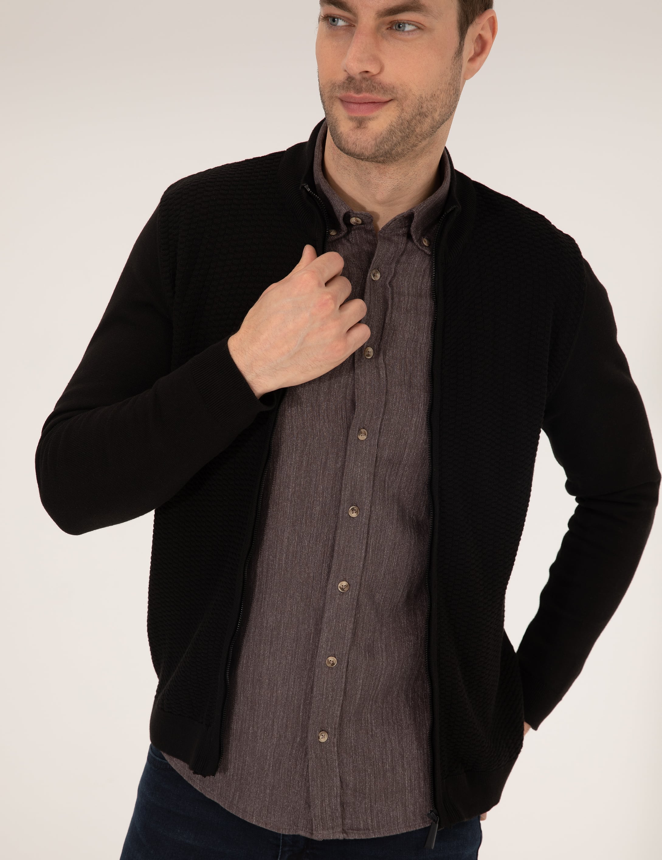 Siyah Slim Fit Fermuarlı Triko Hırka