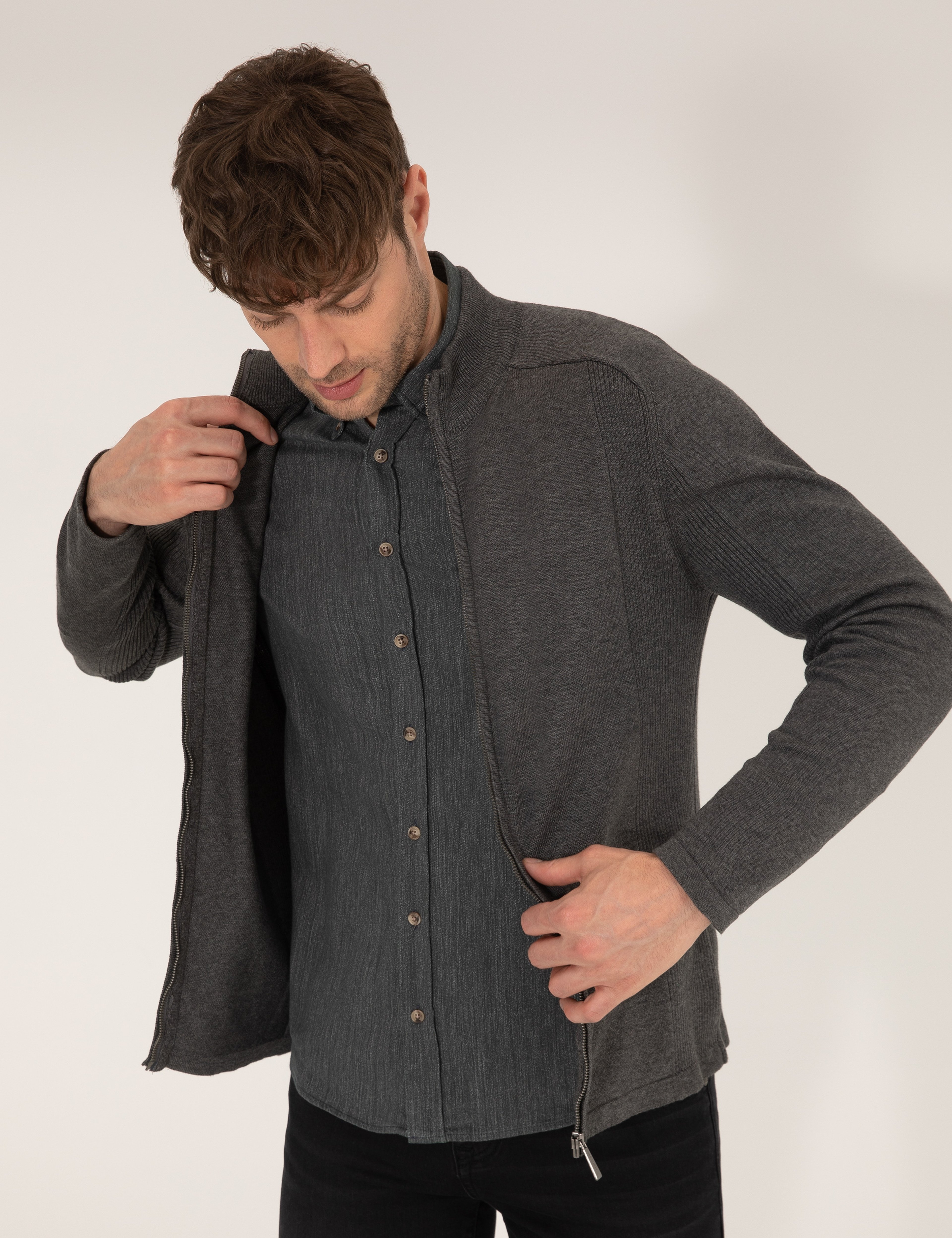 Gri Melanj Slim Fit Fermuarlı Triko Hırka - Image 1