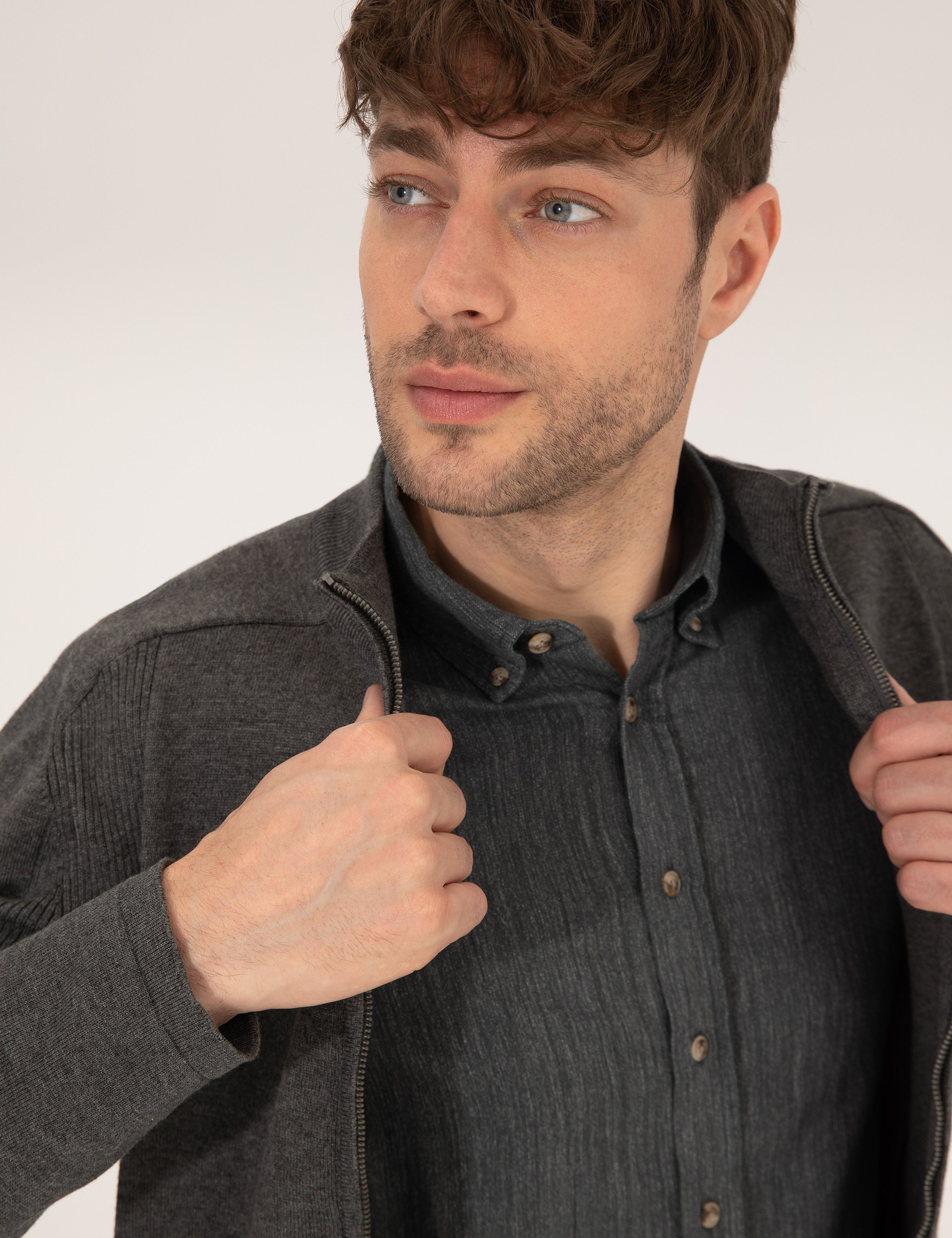 Gri Melanj Slim Fit Fermuarlı Triko Hırka - Image 3