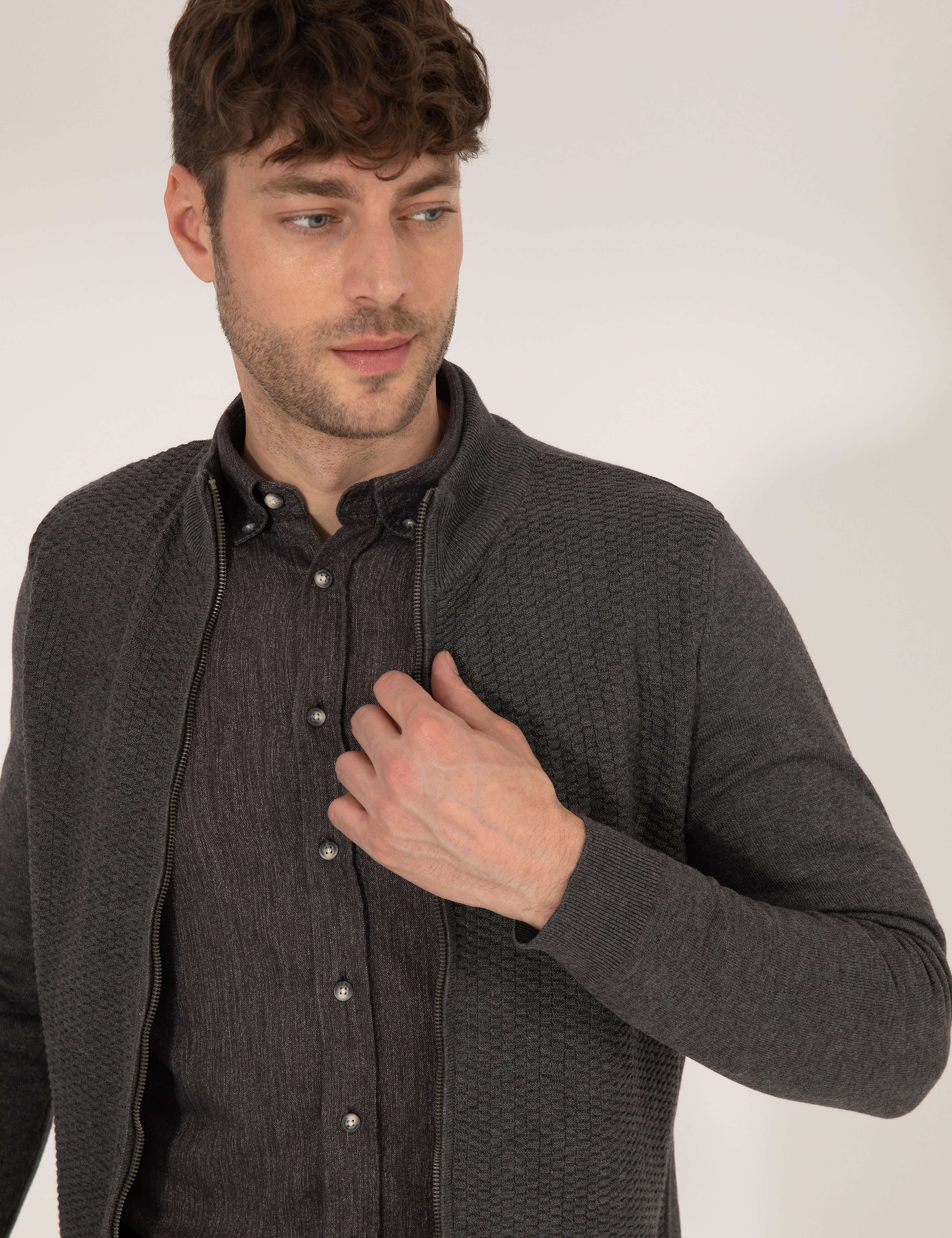 Gri Melanj Slim Fit Fermuarlı Triko Hırka - Image 4