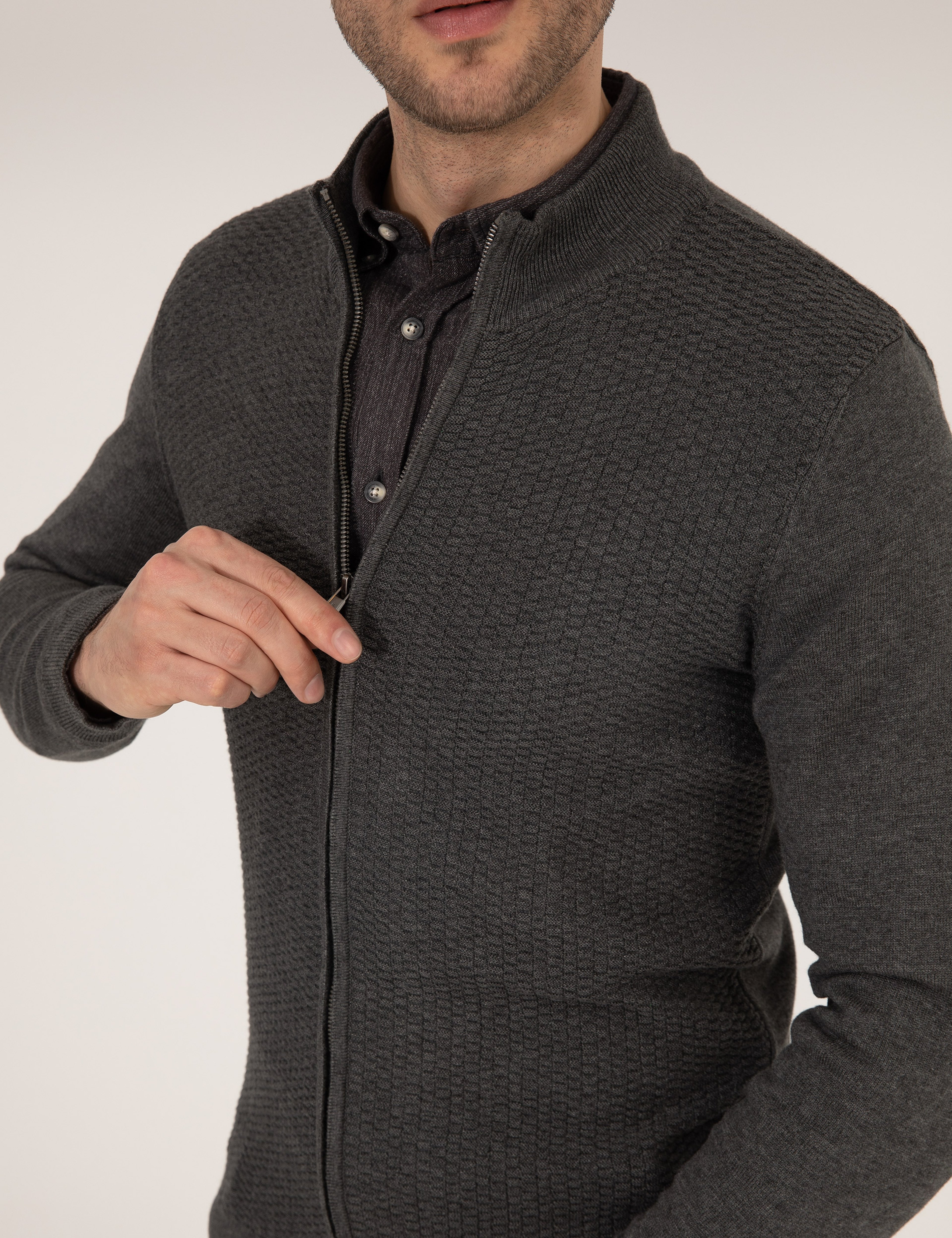 Gri Melanj Slim Fit Fermuarlı Triko Hırka - Image 6