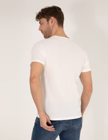 Ekru Slim Fit Dokulu Bisiklet Yaka Tişört
