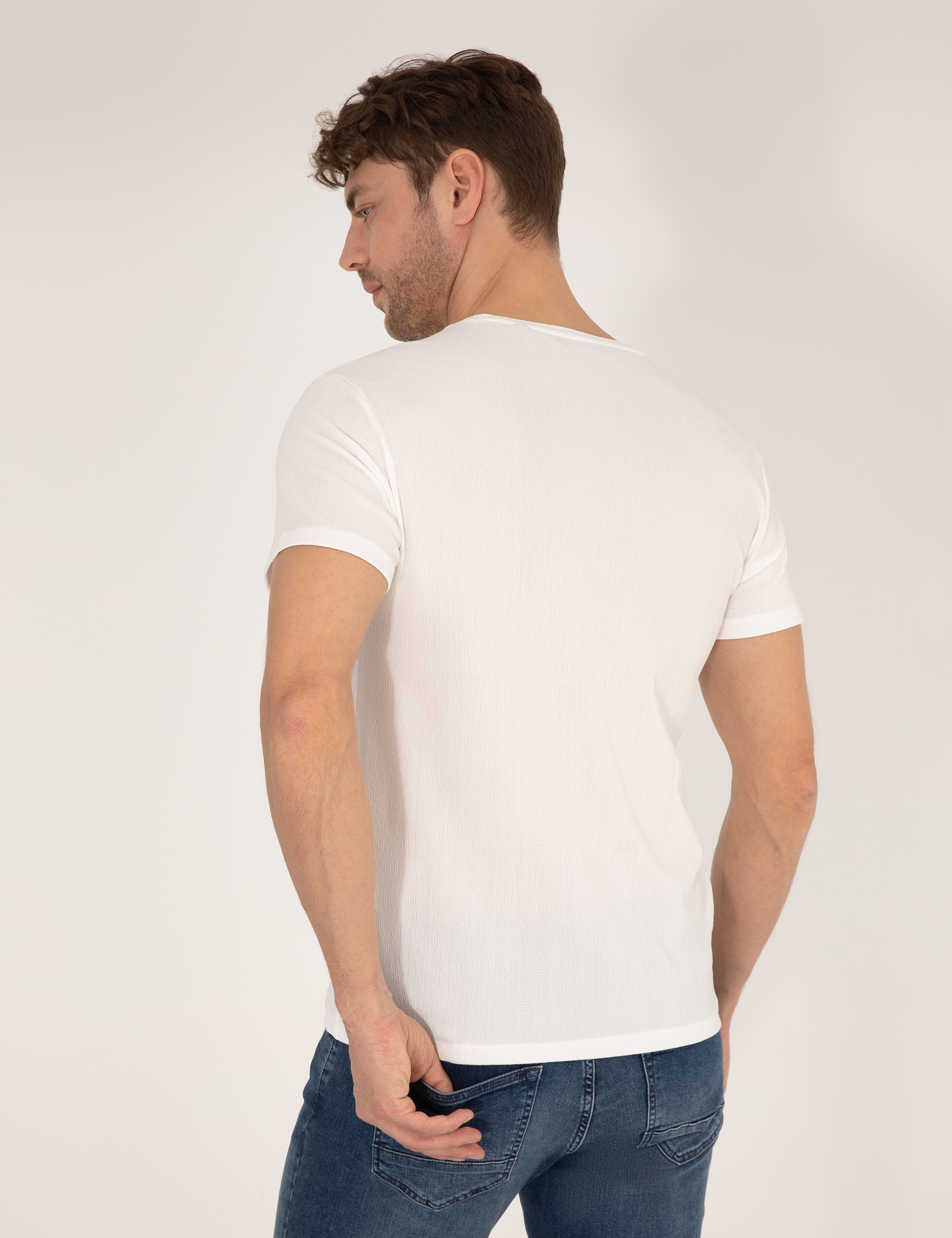 Ekru Slim Fit Dokulu Bisiklet Yaka Tişört - Image 5