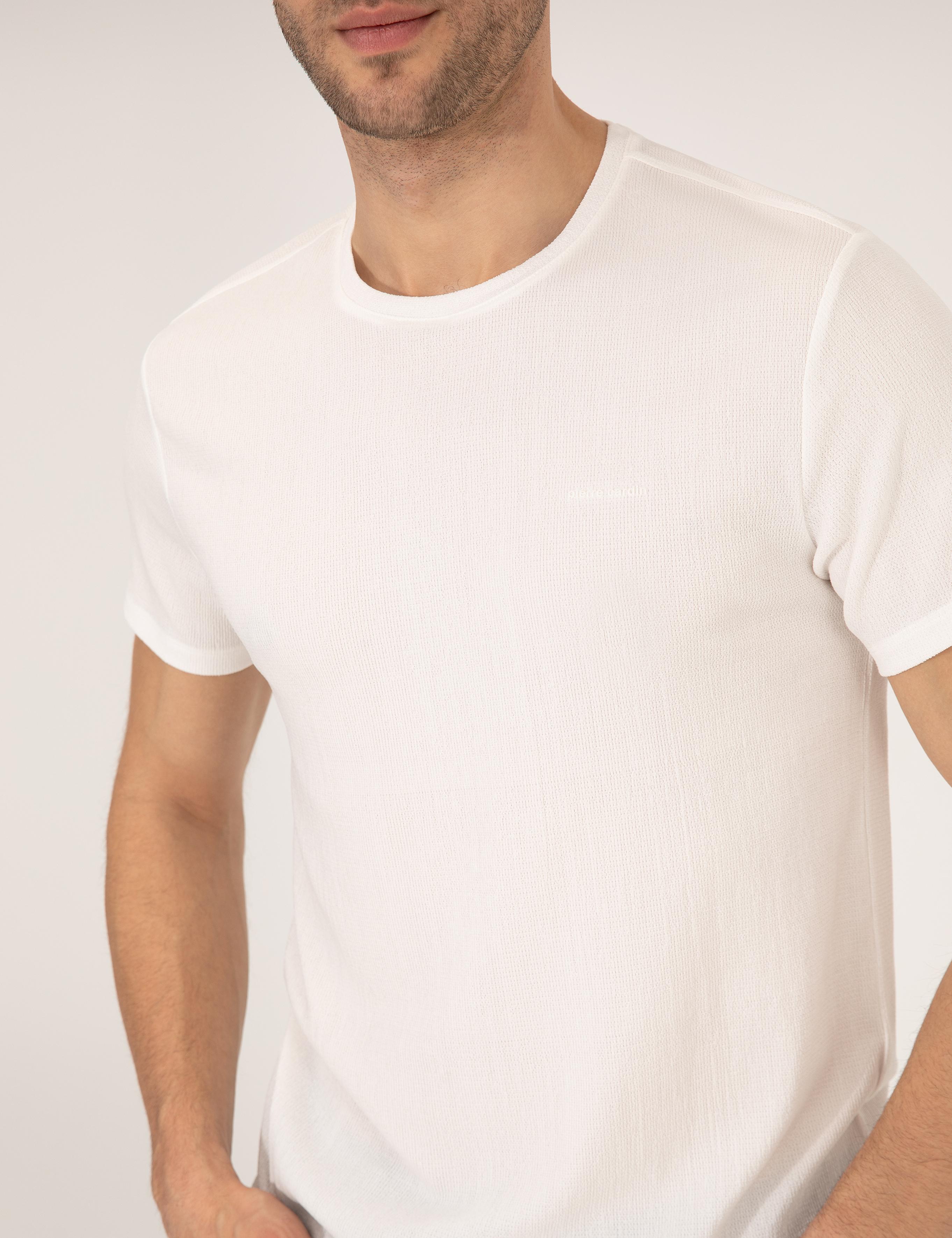 Ekru Slim Fit Dokulu Bisiklet Yaka Tişört