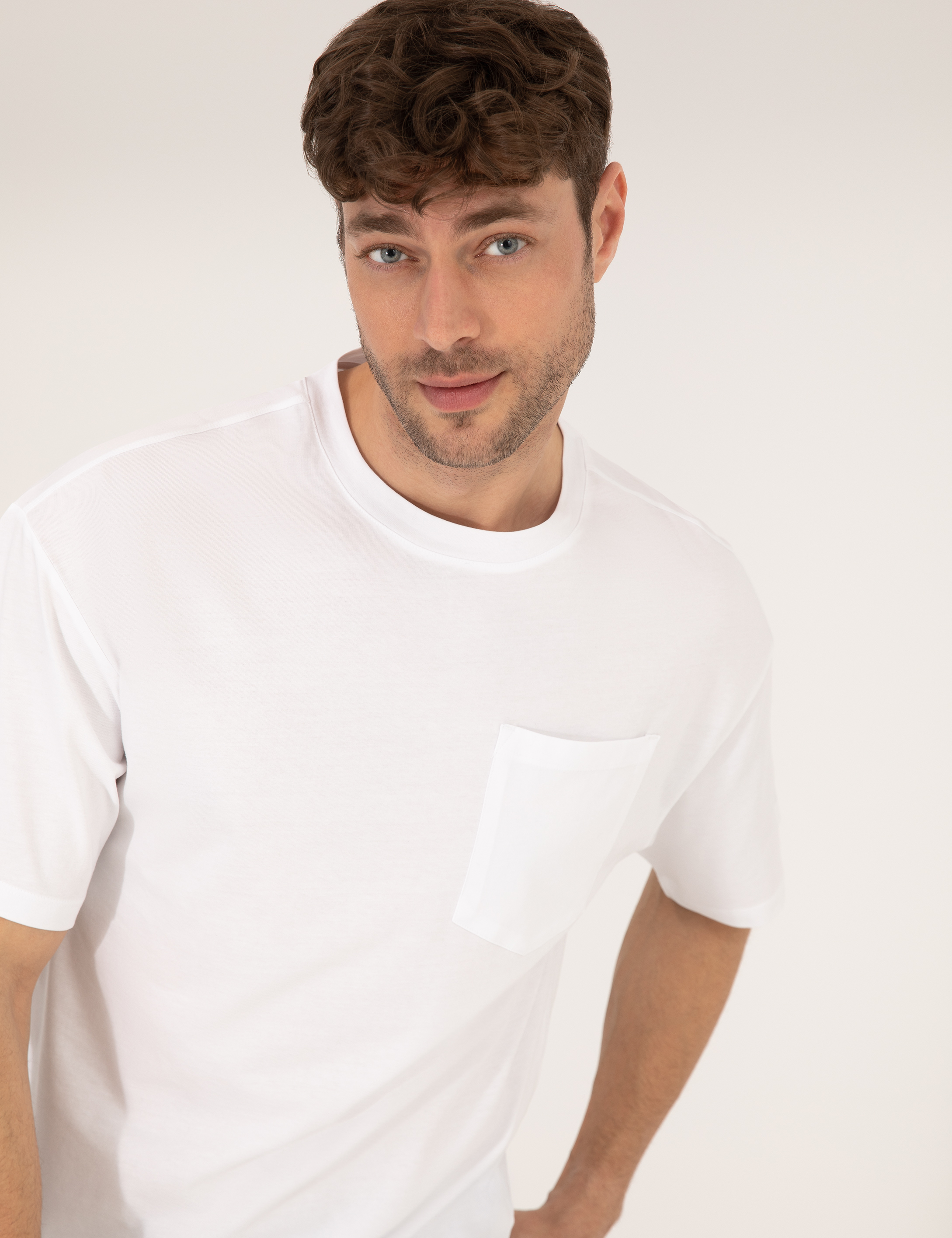 Ekru Regular Fit Düz Cepli Bisiklet Yaka Tişört - Image 3