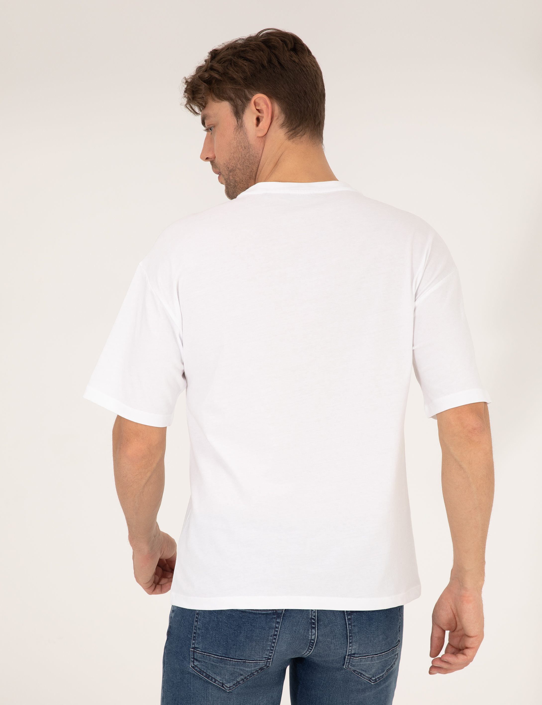 Ekru Regular Fit Düz Cepli Bisiklet Yaka Tişört