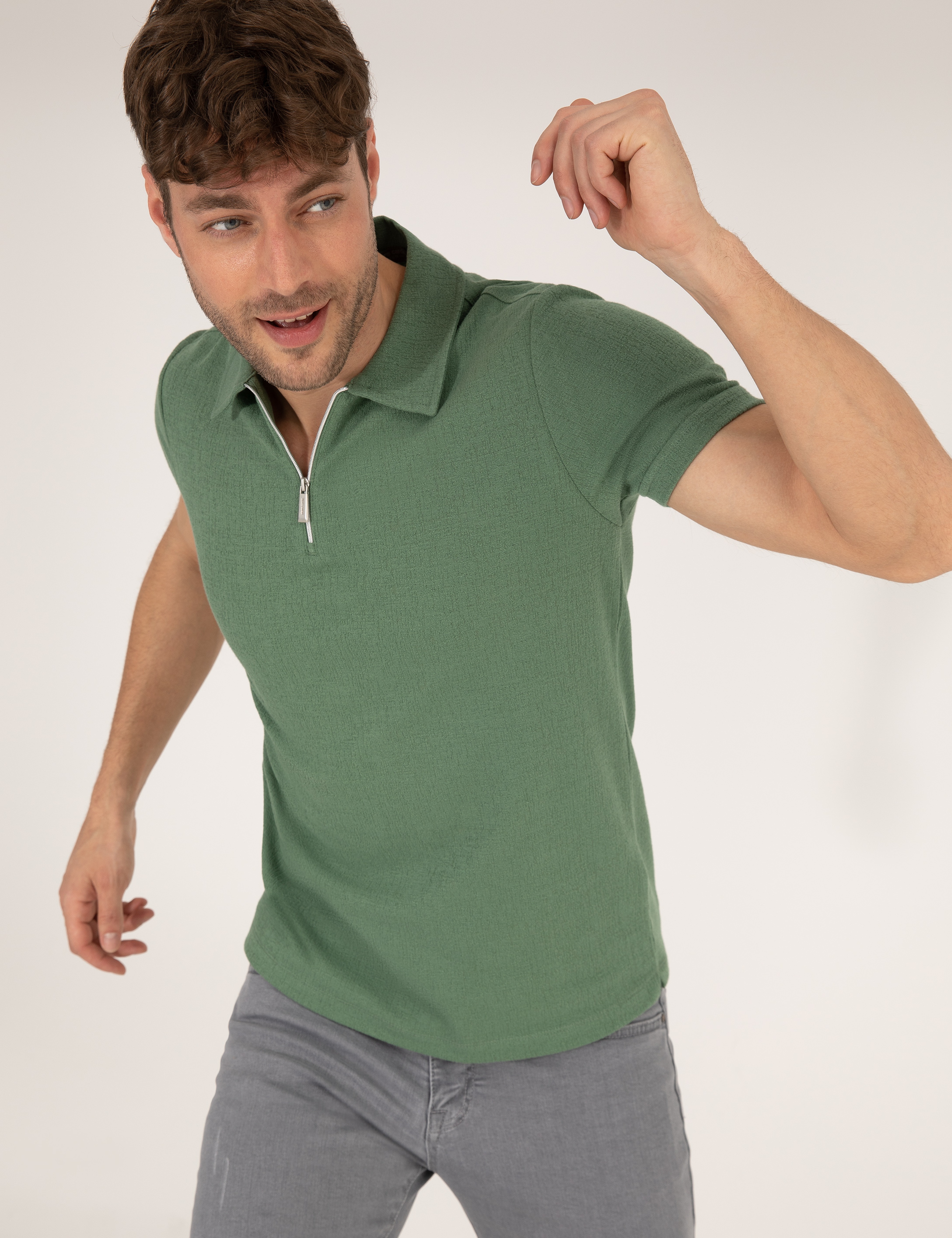 Haki Slim Fit Fermuarlı Polo Yaka Tişört - Image 1