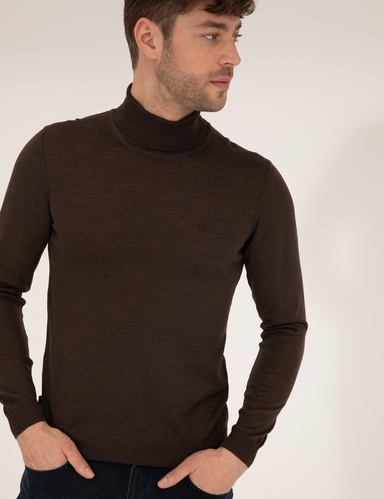 Kahverengi Slim Fit Balıkçı Yaka Yün Karışımlı Basic Triko Kazak