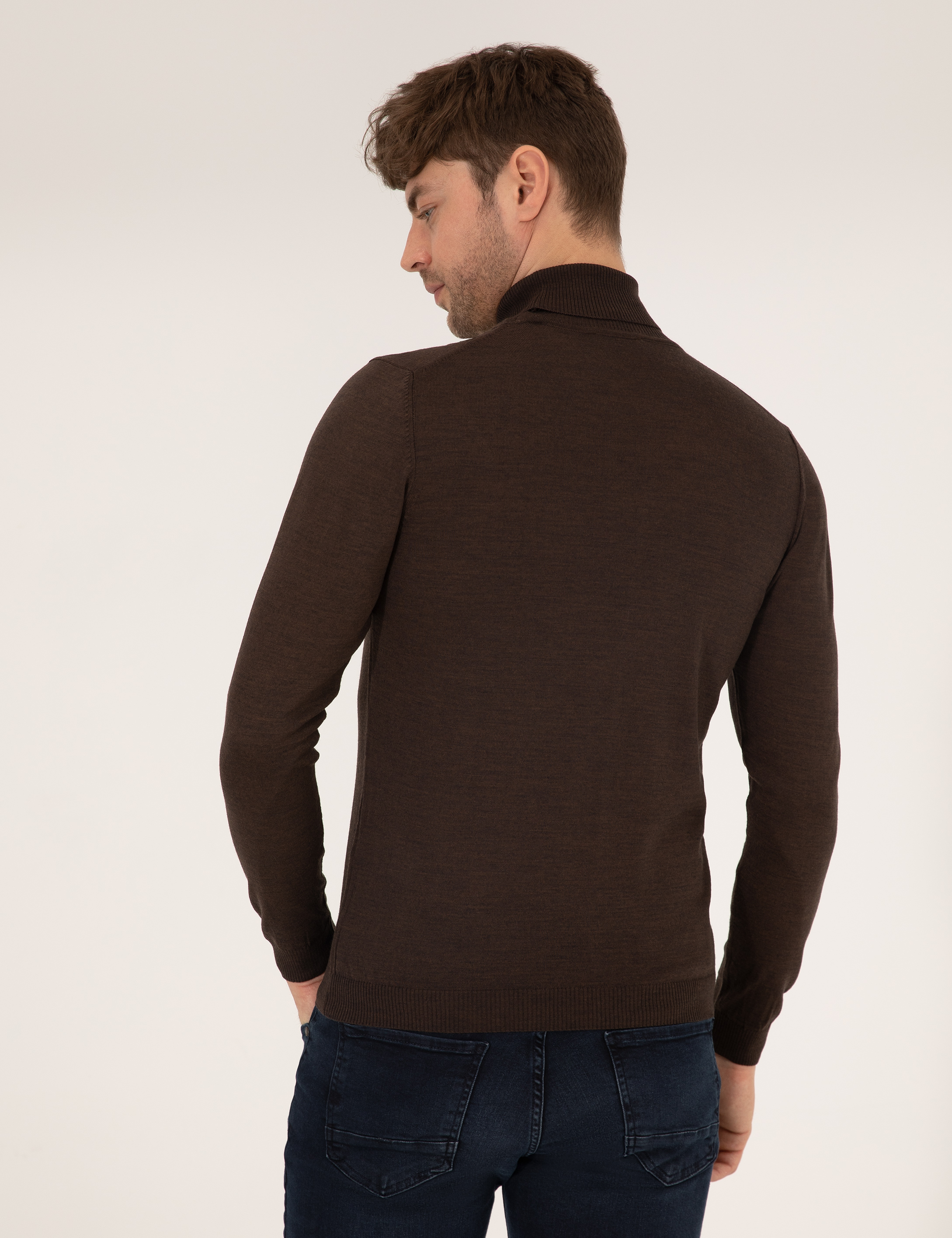 Kahverengi Slim Fit Balıkçı Yaka Yün Karışımlı Basic Triko Kazak