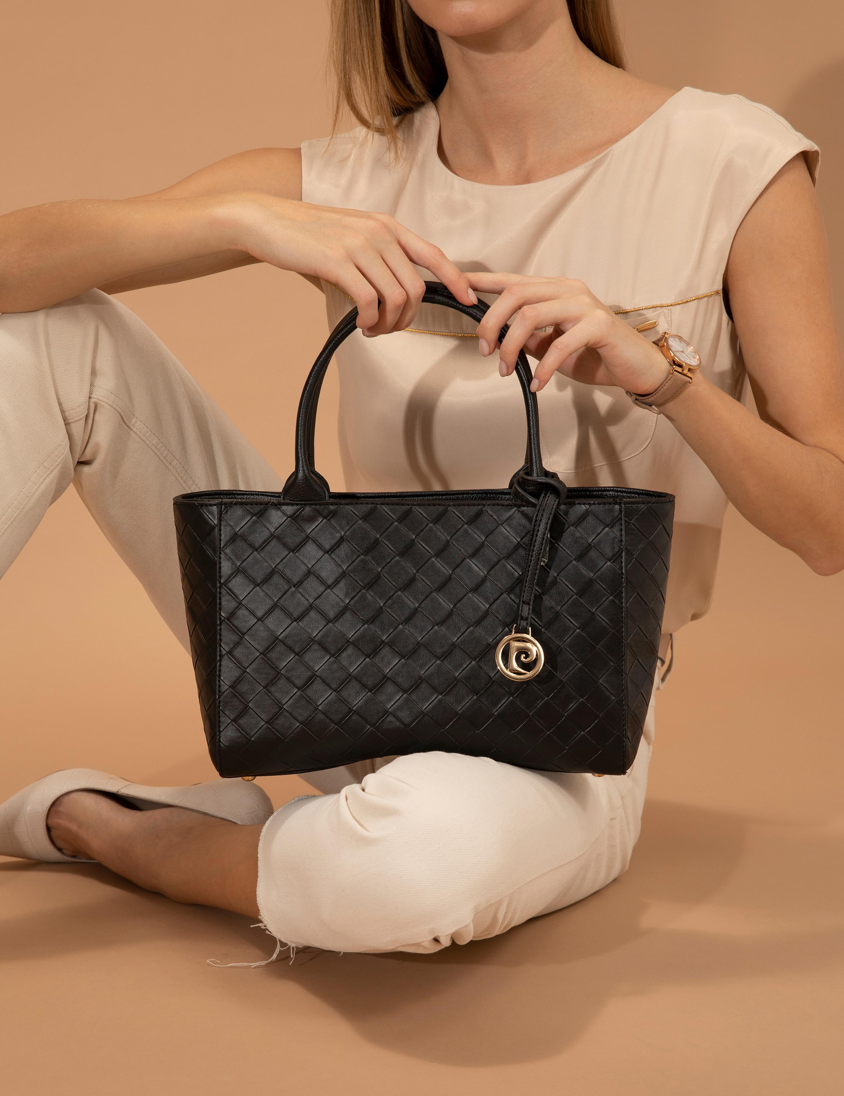 Siyah Omuz Çantası