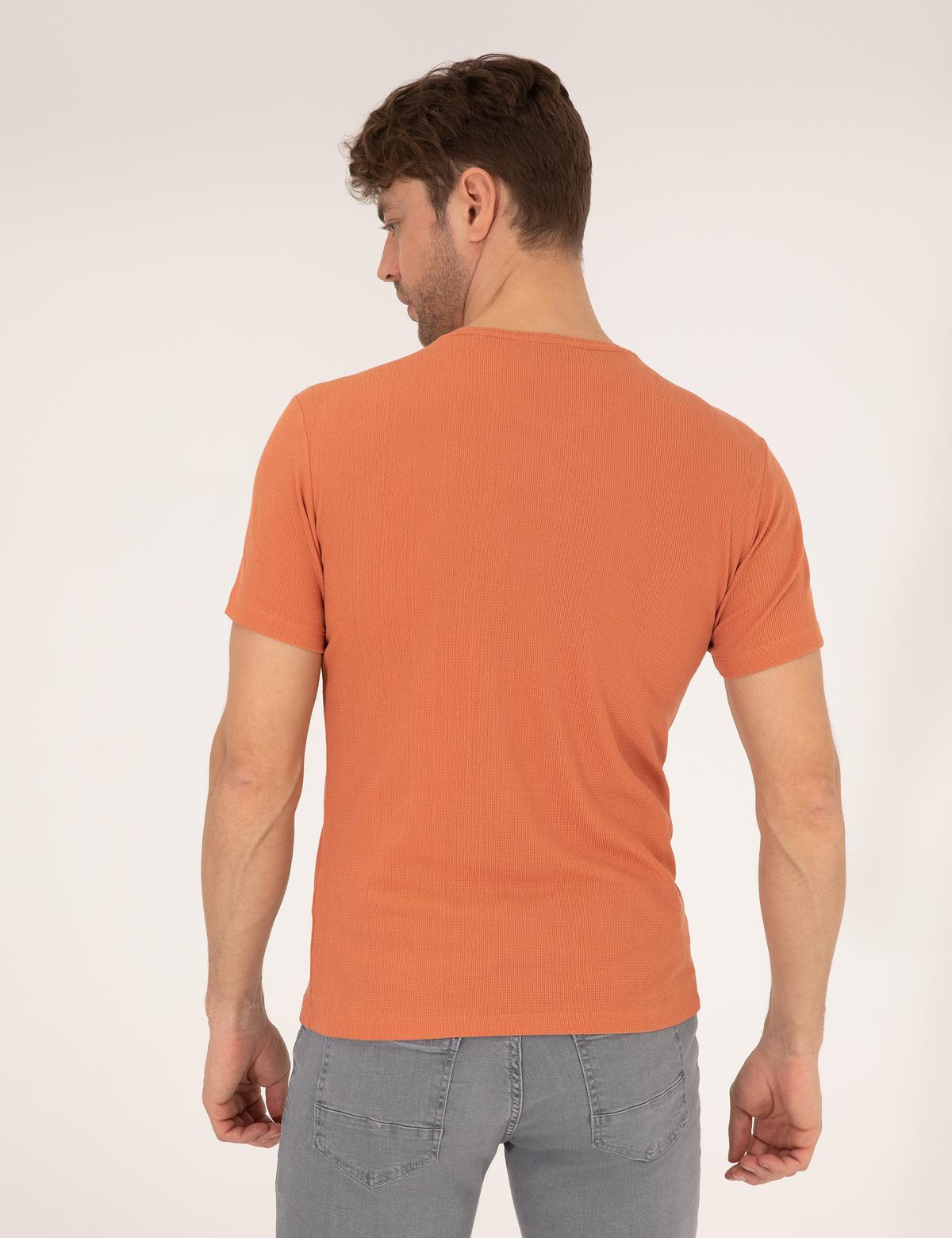 Kahverengi Slim Fit Dokulu Bisiklet Yaka Tişört - 50267575093