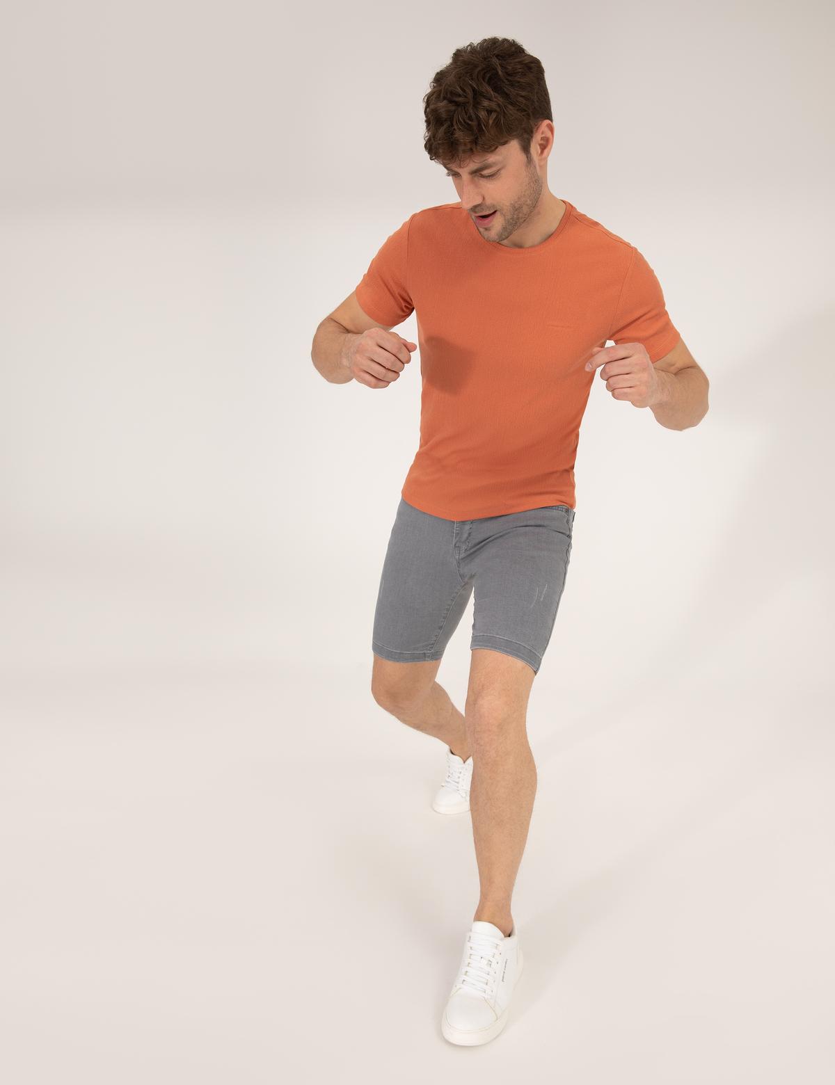 Kahverengi Slim Fit Dokulu Bisiklet Yaka Tişört - 50267575093