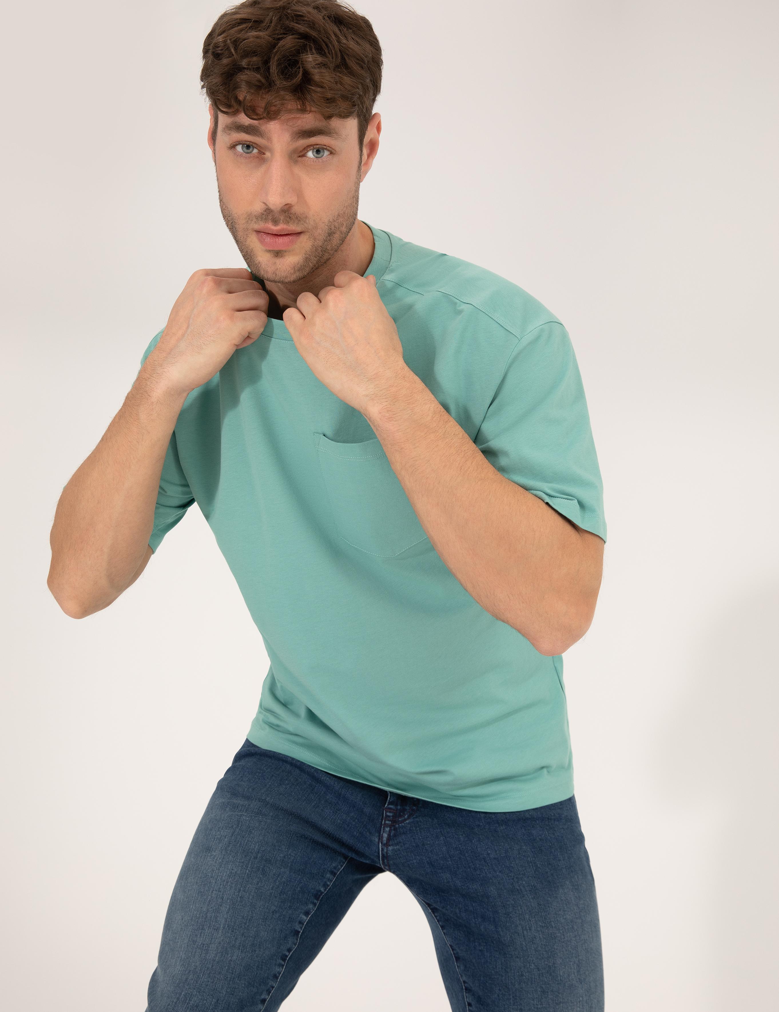 Yeşil Regular Fit Düz Cepli Bisiklet Yaka Tişört