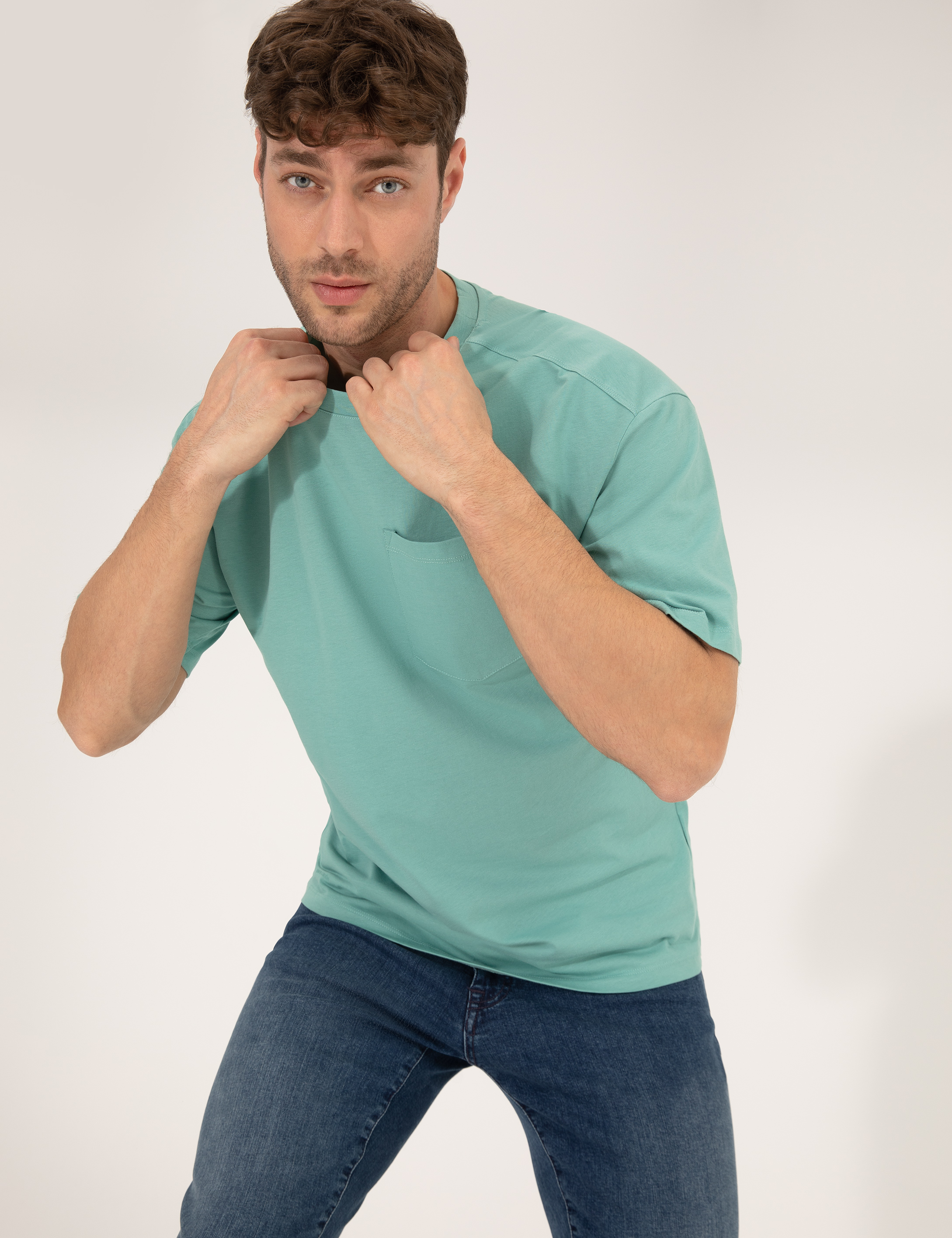 Yeşil Regular Fit Düz Cepli Bisiklet Yaka Tişört - Image 3
