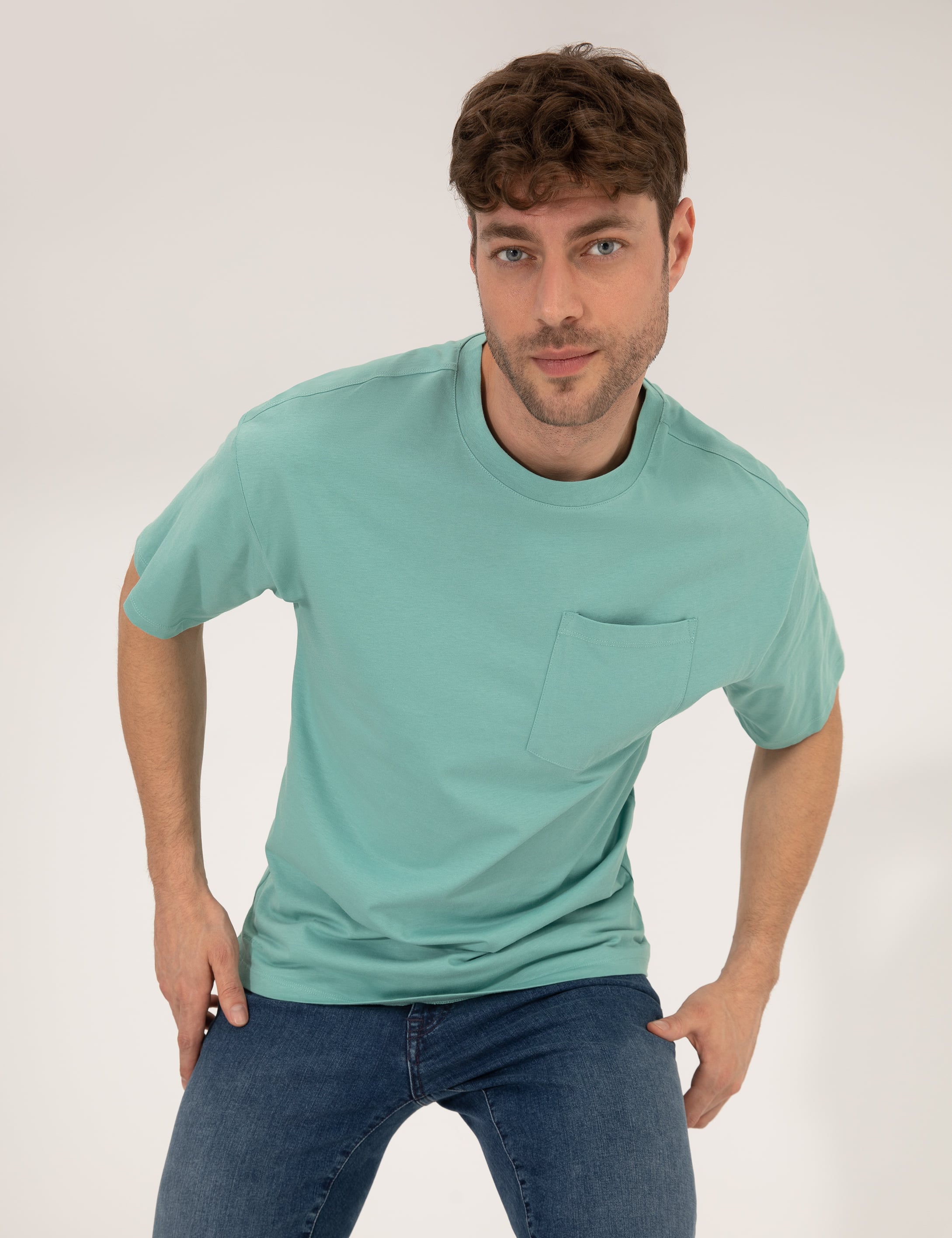 Yeşil Regular Fit Düz Cepli Bisiklet Yaka Tişört - Image 1