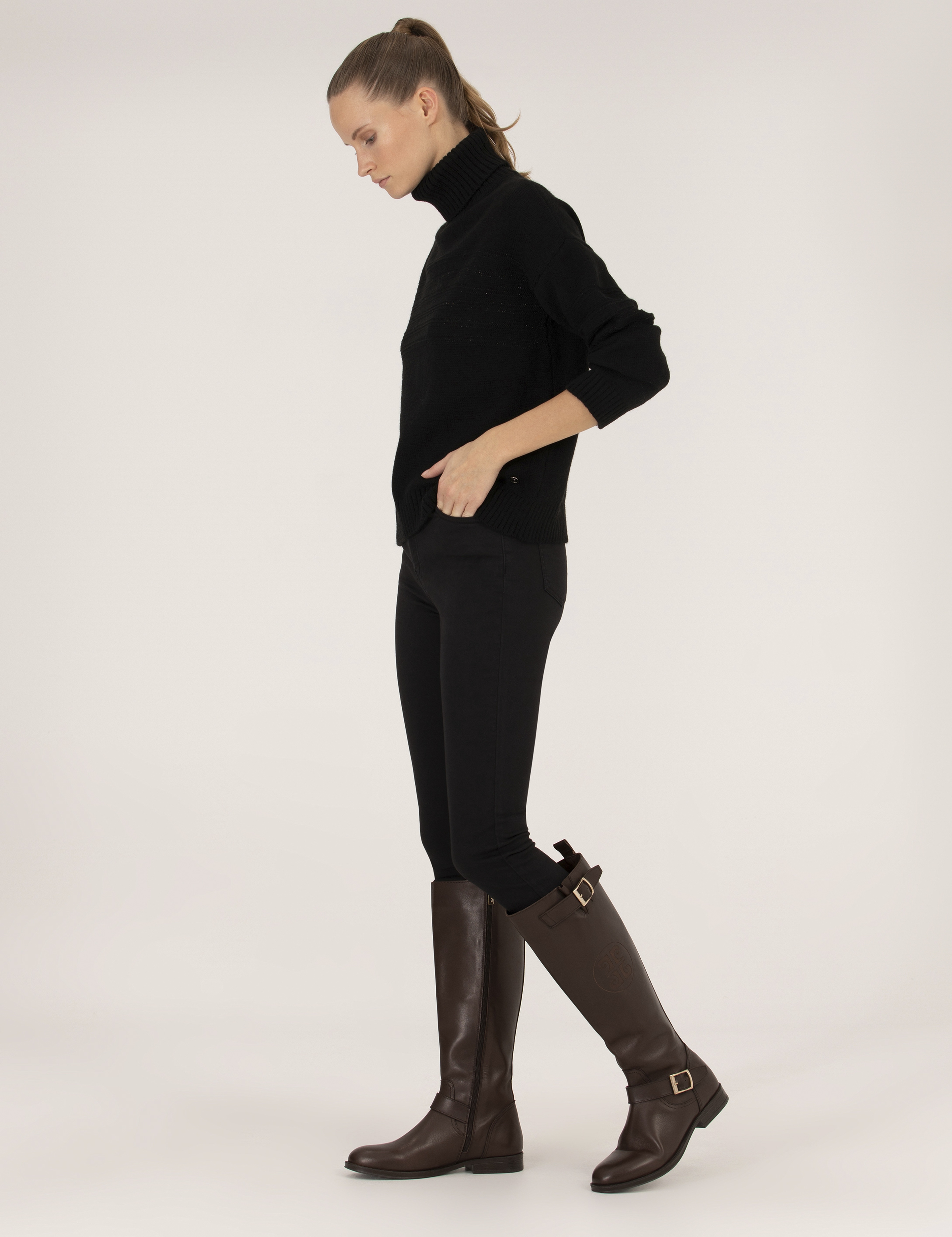 Siyah Comfort Fit Balıkçı Yaka Kazak - Image 3
