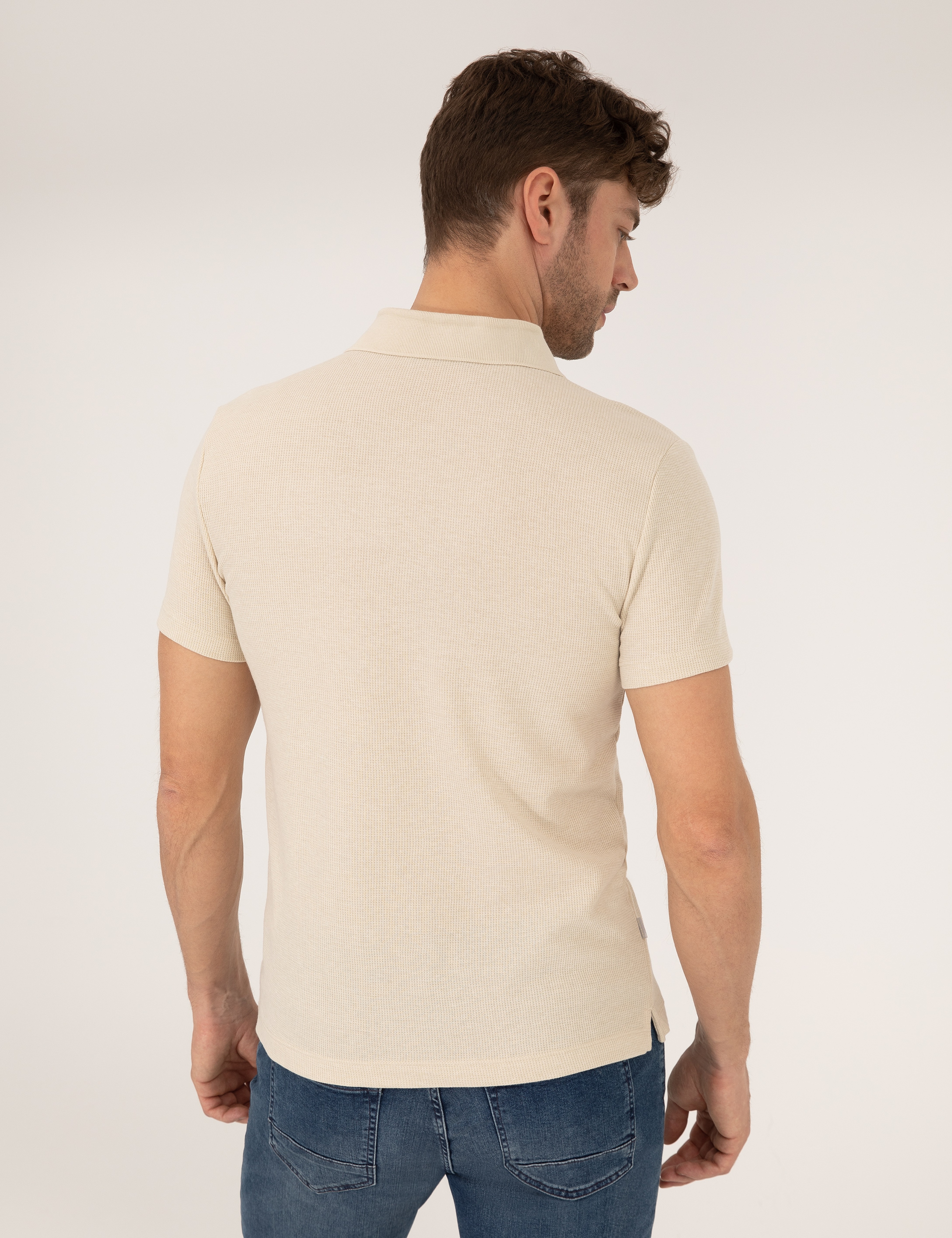 Bej Dokulu Slim Fit Polo Yaka Tişört - Image 5