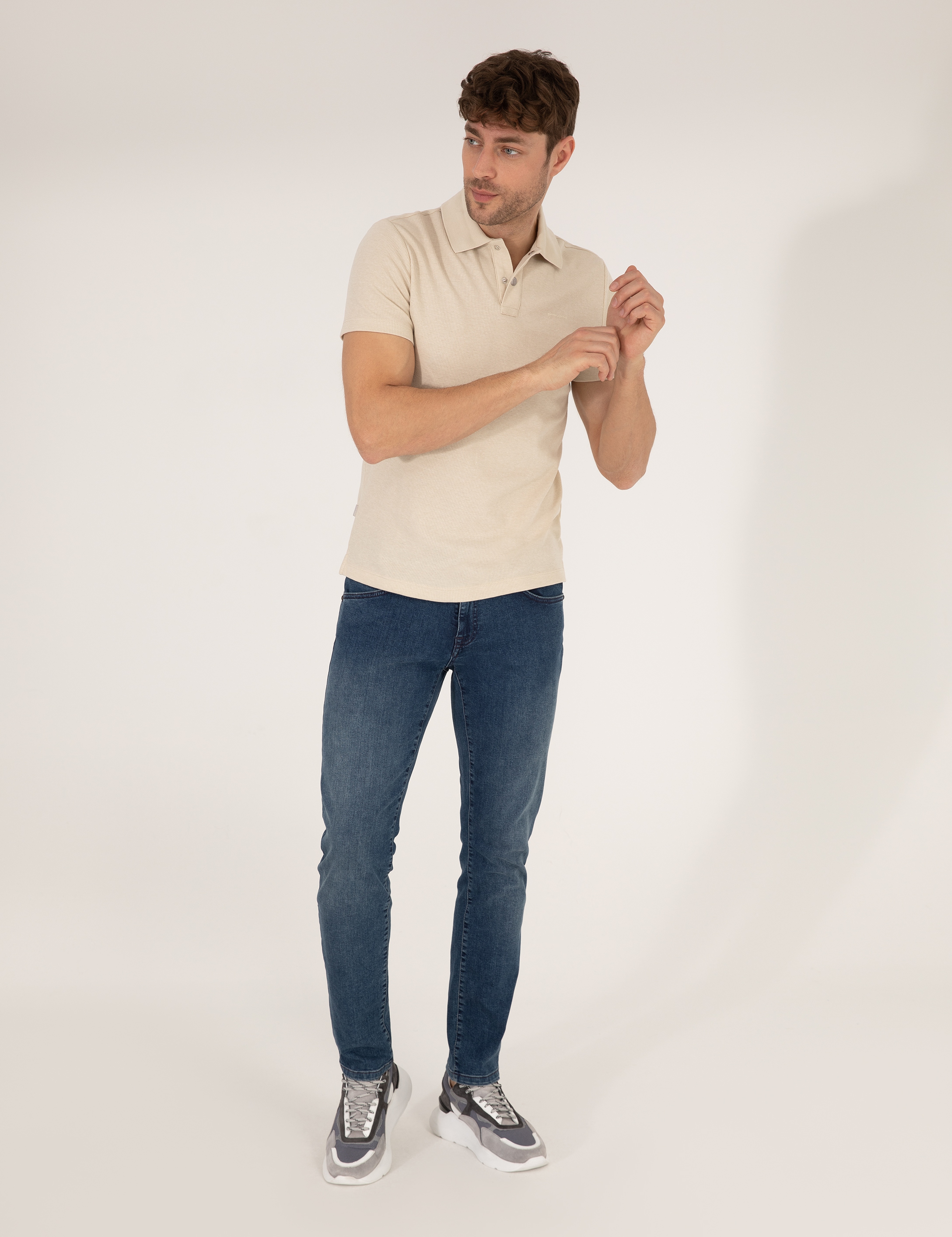Bej Dokulu Slim Fit Polo Yaka Tişört