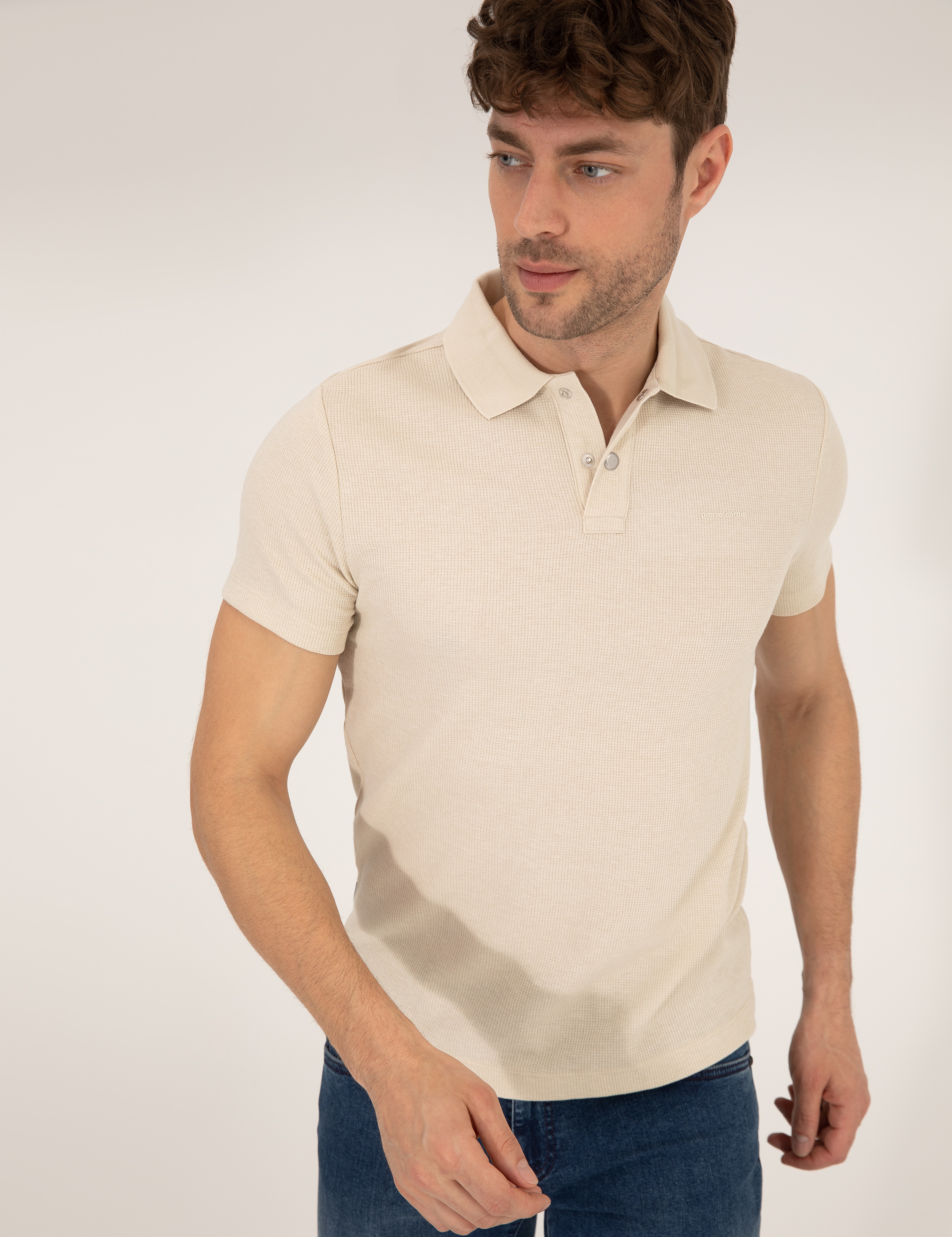 Bej Dokulu Slim Fit Polo Yaka Tişört - Image 2