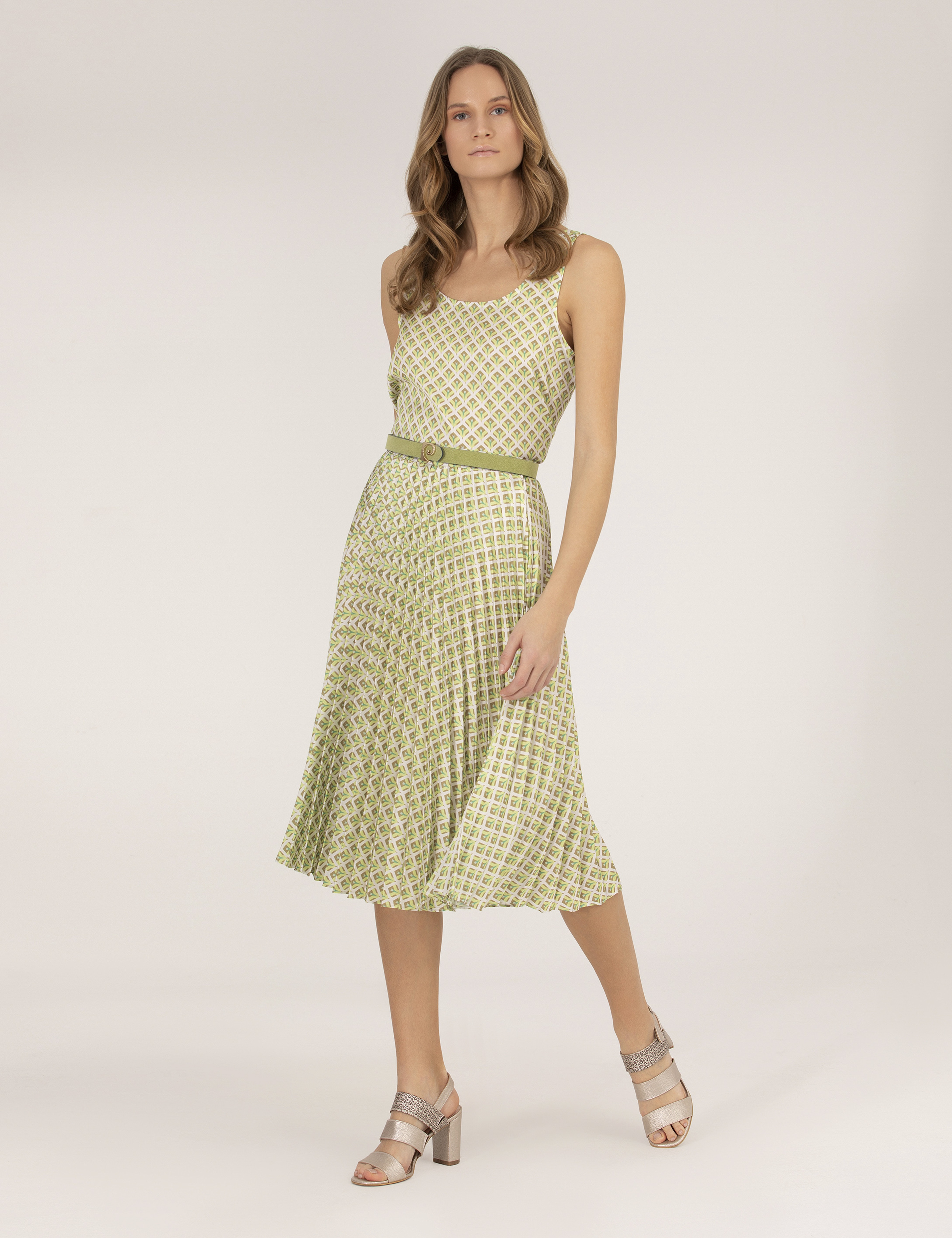 Yeşil Regular Fit Kolsuz Bluz - Image 4